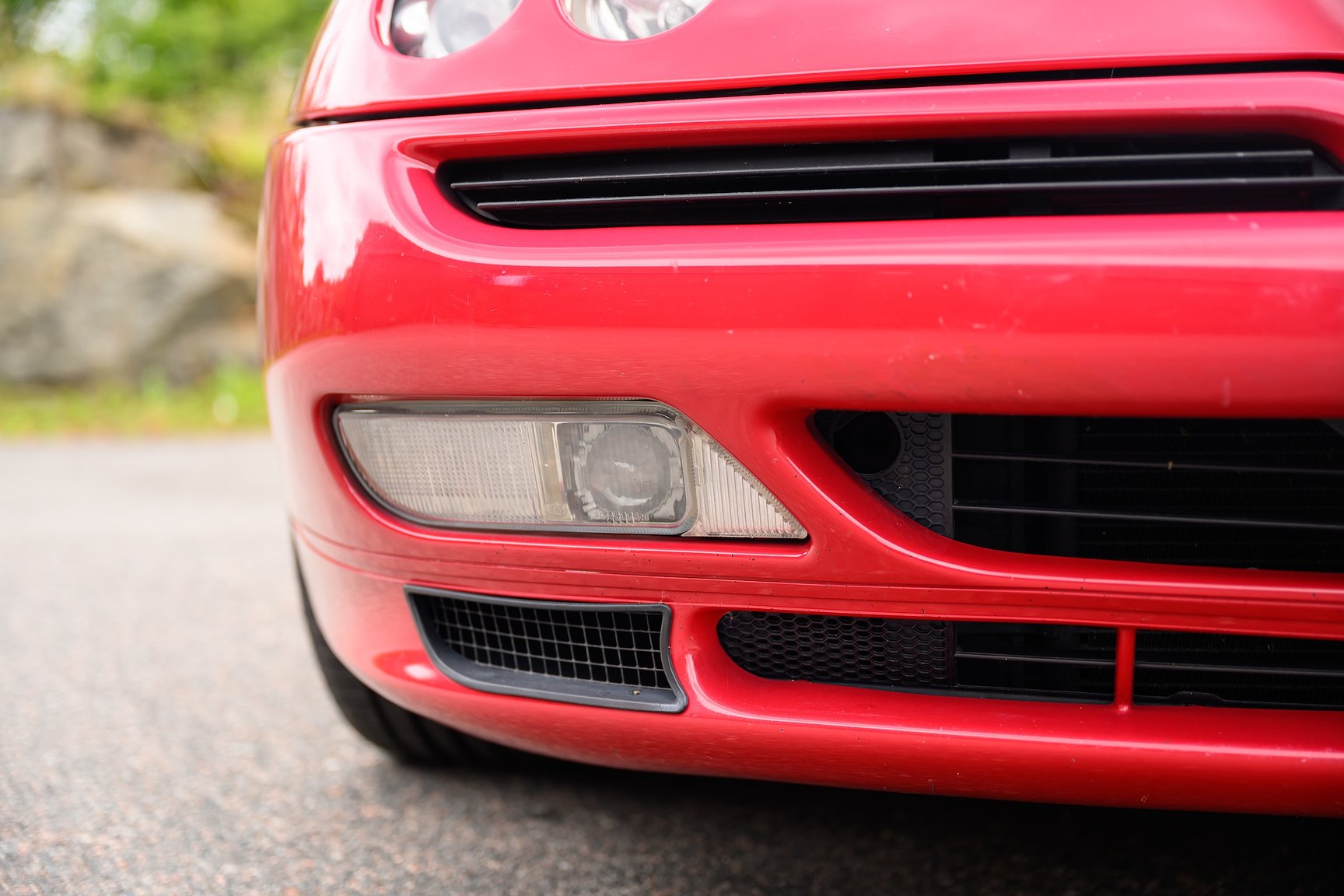 Exterior image of 2001 Alfa Romeo Spider 3.0 V6