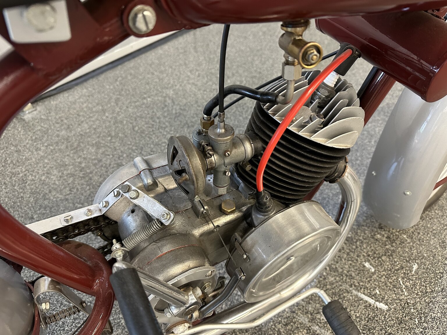 Image of 1950 NV 125 mechanics