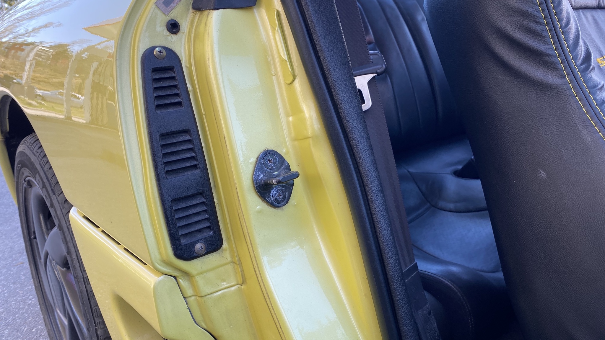 Interior image of 1992 Dodge Stealth (20)