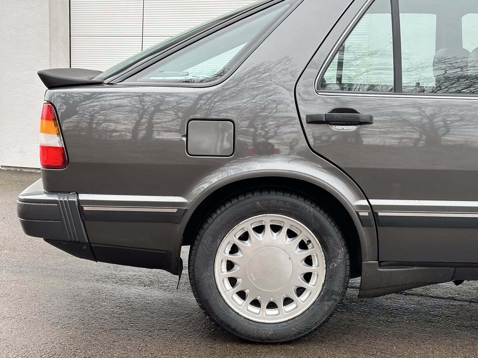 Exteriörbild på 1988 SAAB 9000i