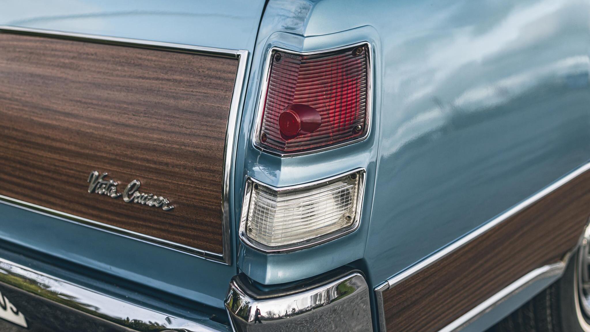 Exterior image of 1968 Oldsmobile Vista Cruiser