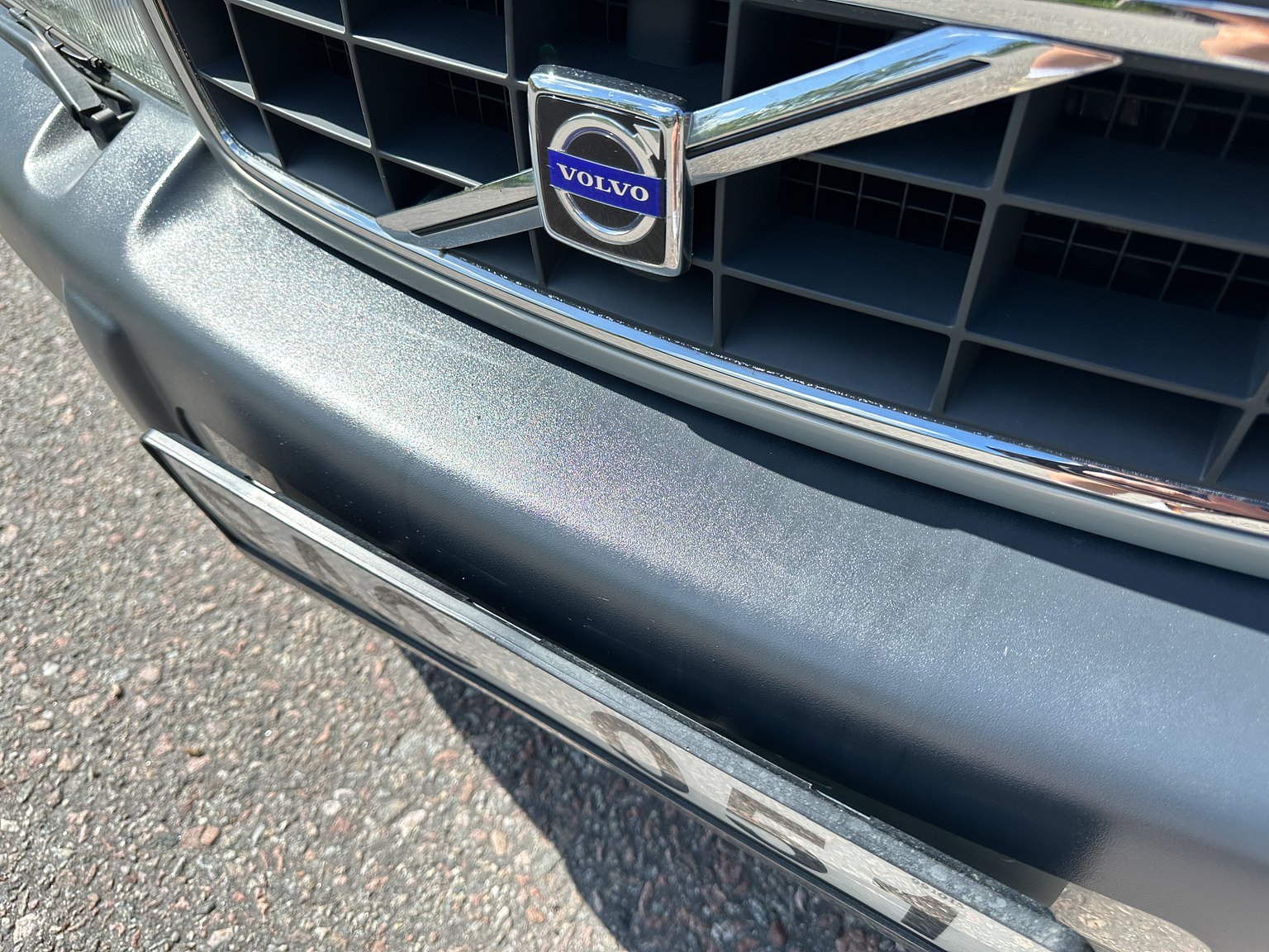 Exterior image of 2000 Volvo V70 XC 2.4 T AWD 