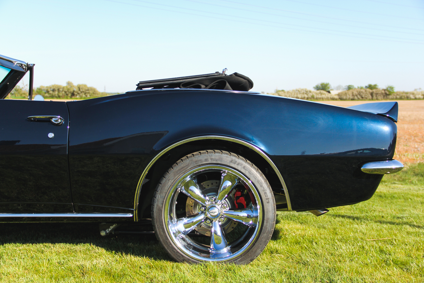 Exteriörbild på 1967 Chevrolet Camaro 383ci Convertible