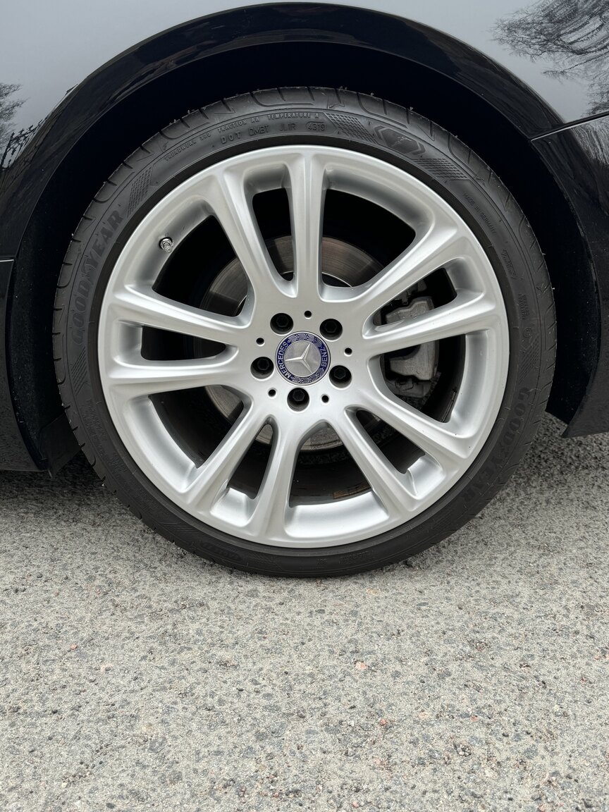 Exterior image of 2013 MERCEDES-BENZ SL 500