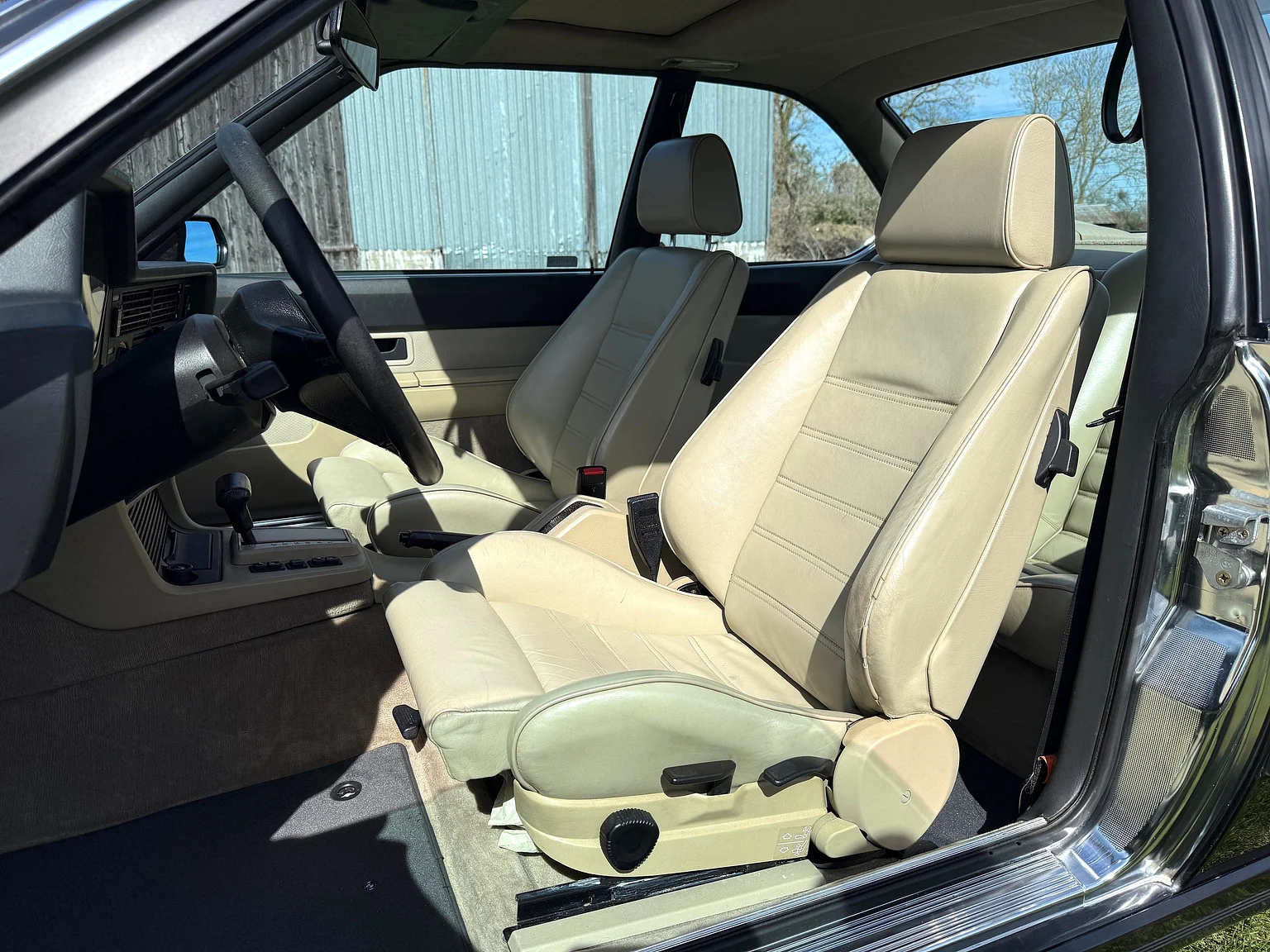 Innenraumfoto von 1985 BMW 635 CSiA (E24) (69)