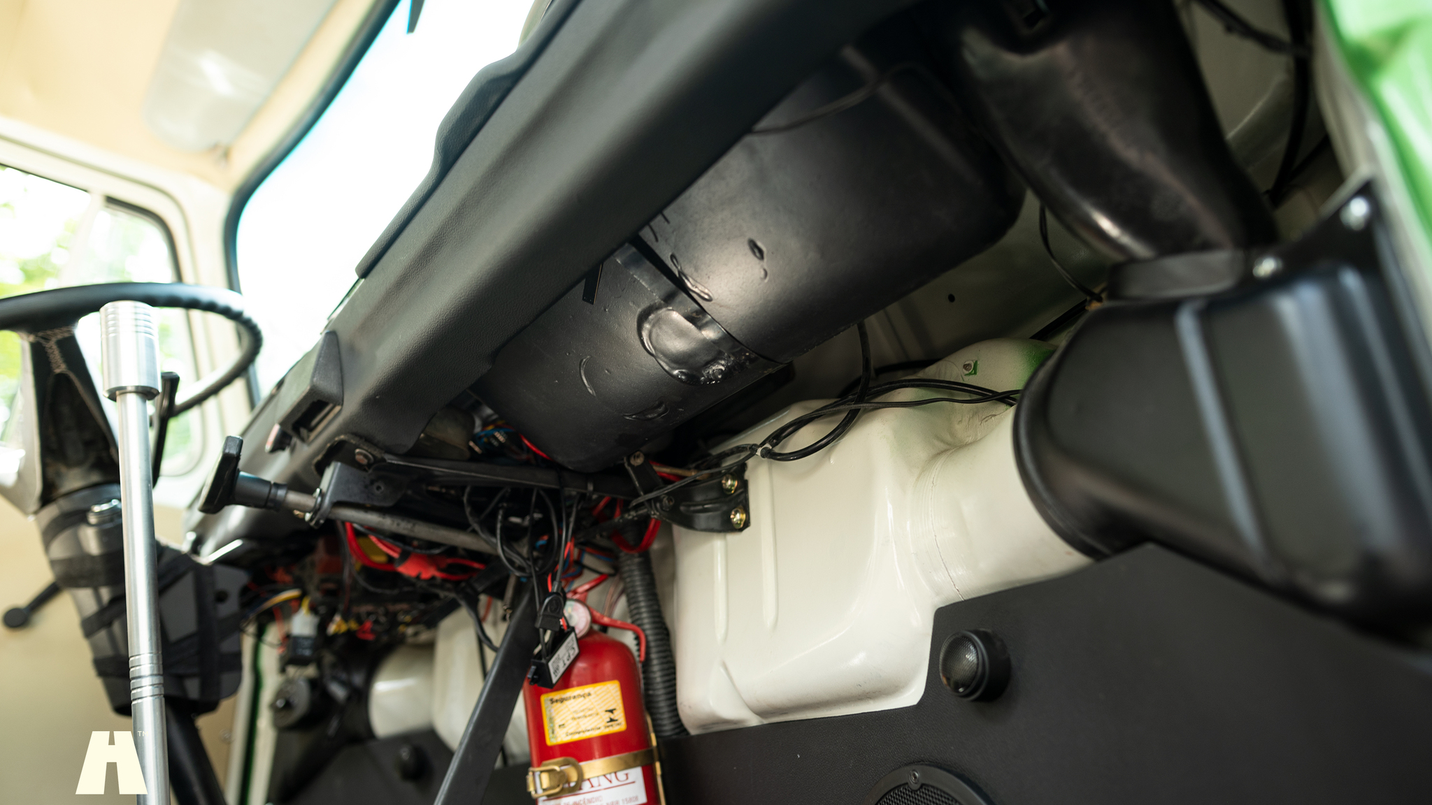 Interior image of 1998 Volkswagen T2 Camper
