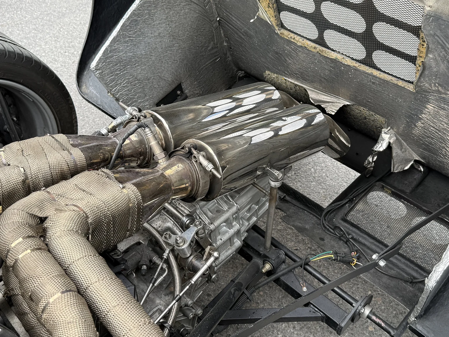 Image of 2024 Ford GT40 Tribute (24) mechanics