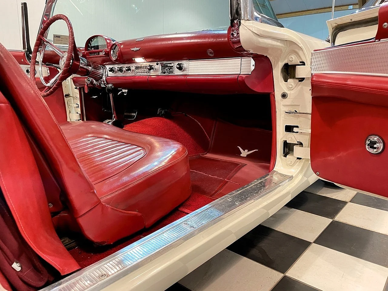 Bild von 1956 Ford Thunderbird (33)