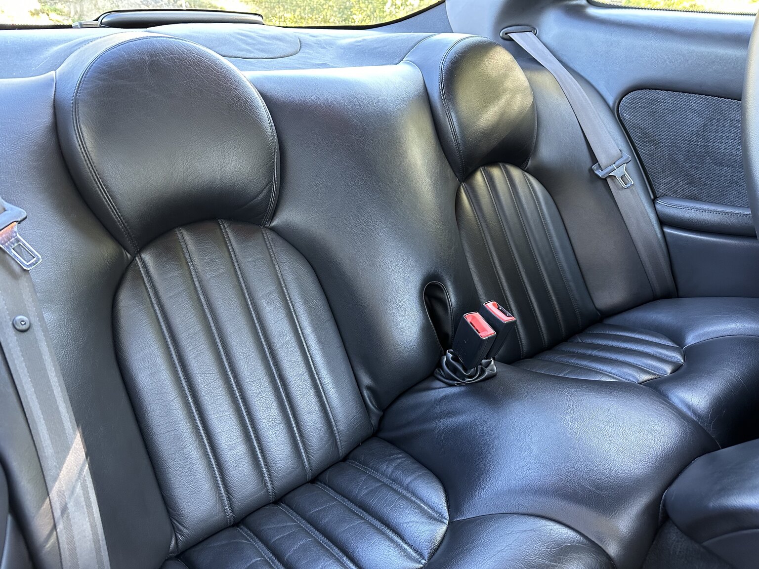 Innenraumfoto von 2000 Jaguar XK 8