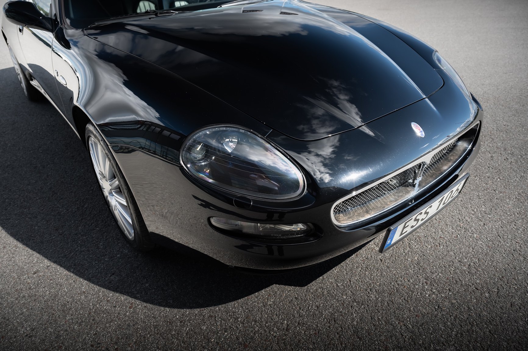 Exterior image of 2004 Maserati Coupé 4.2 V8 Cambiocorsa