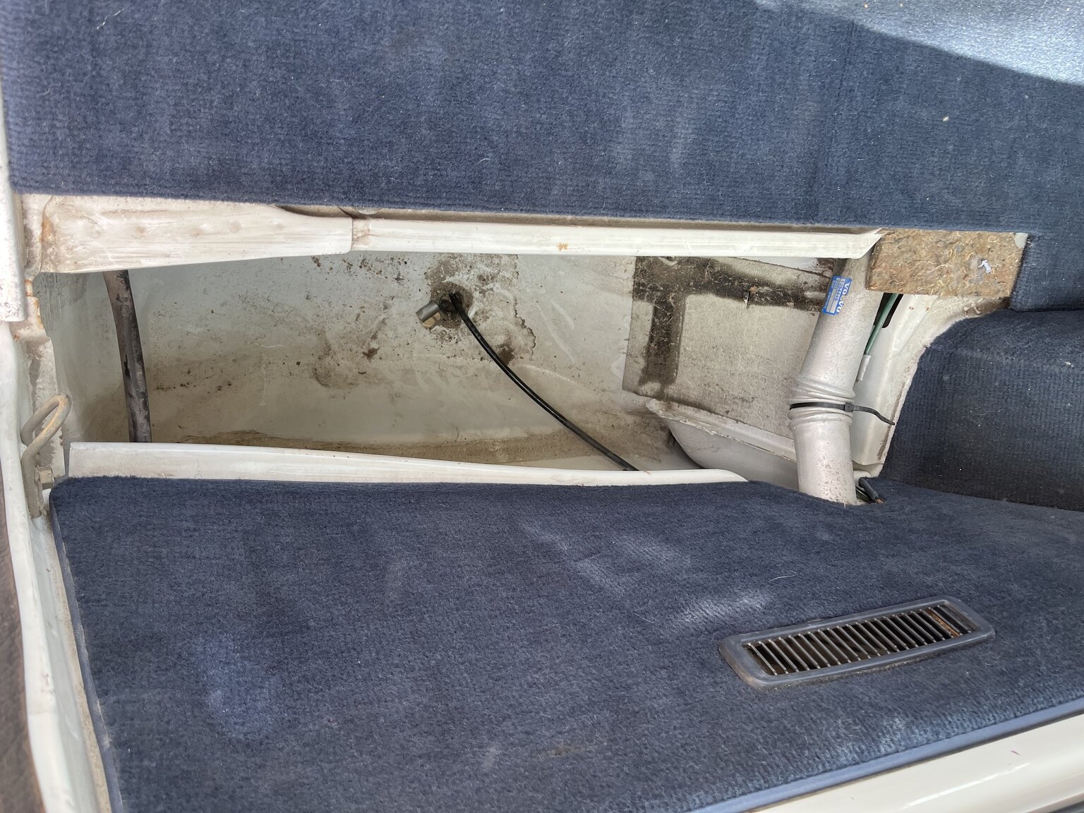 Interior image of 1993 Volvo 245 GL