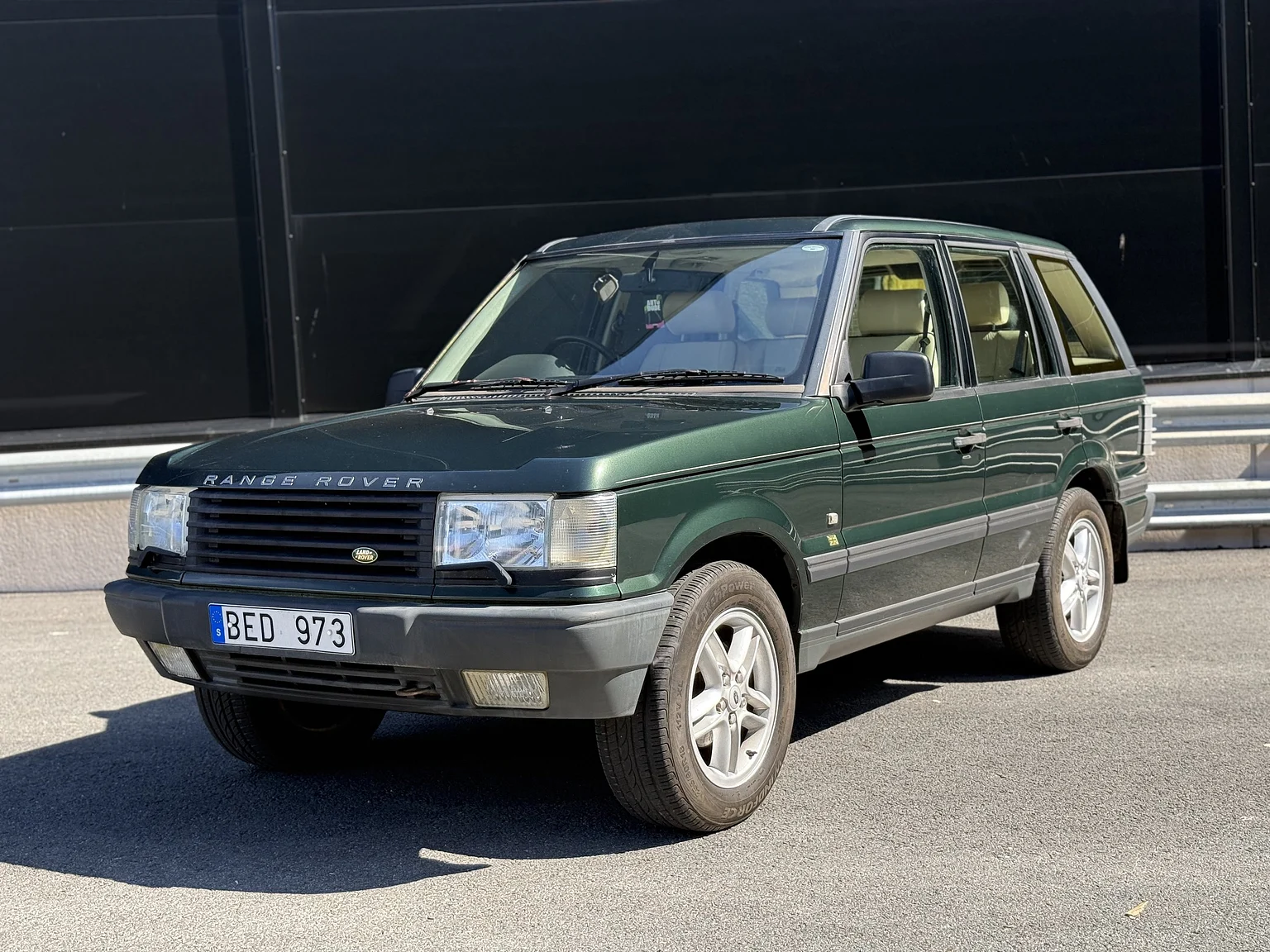 Exterior image of 1998 Land Rover Range Rover P38 (45)