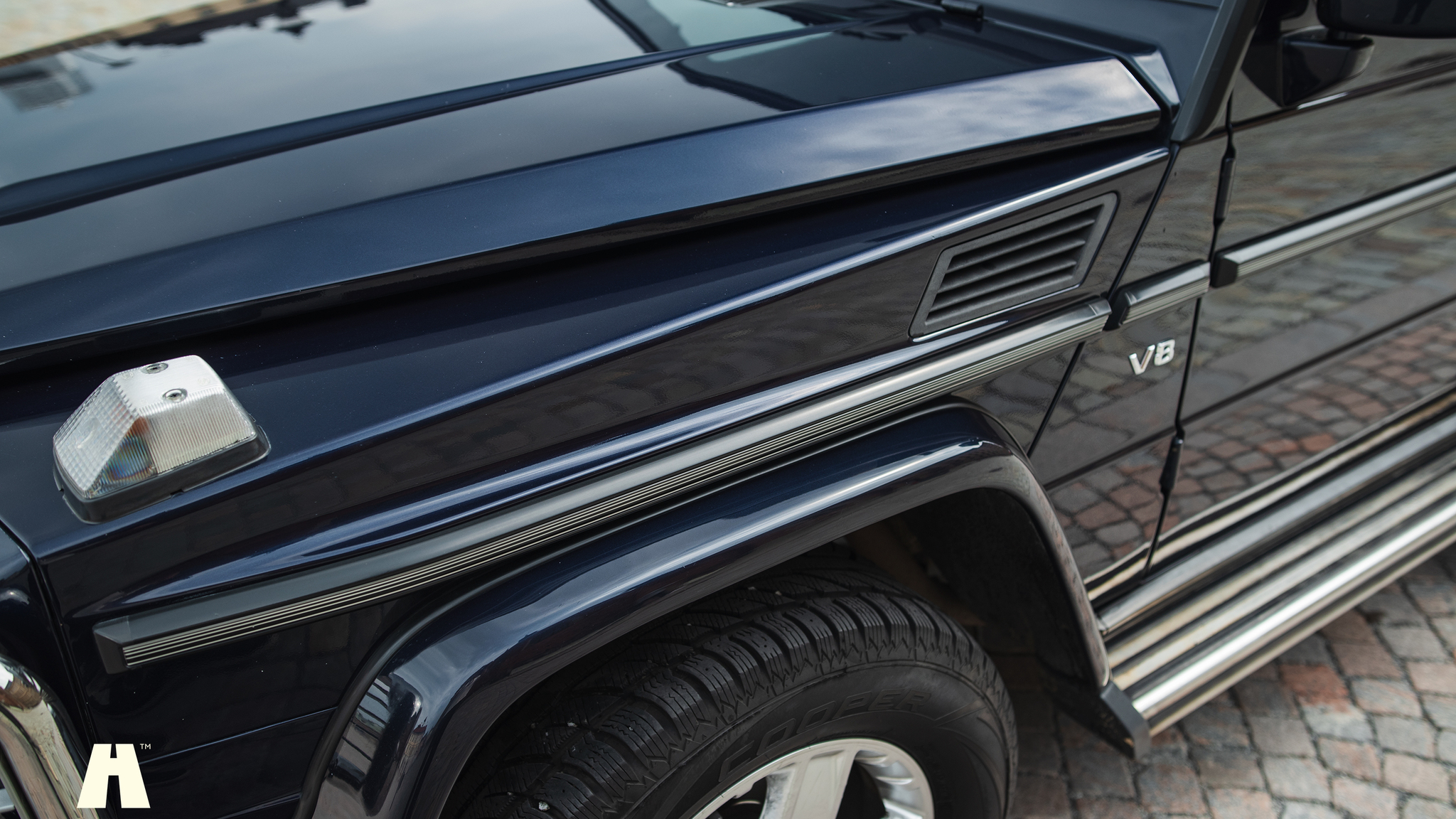 Exterior image of 2004 Mercedes-Benz G400 (KORT)