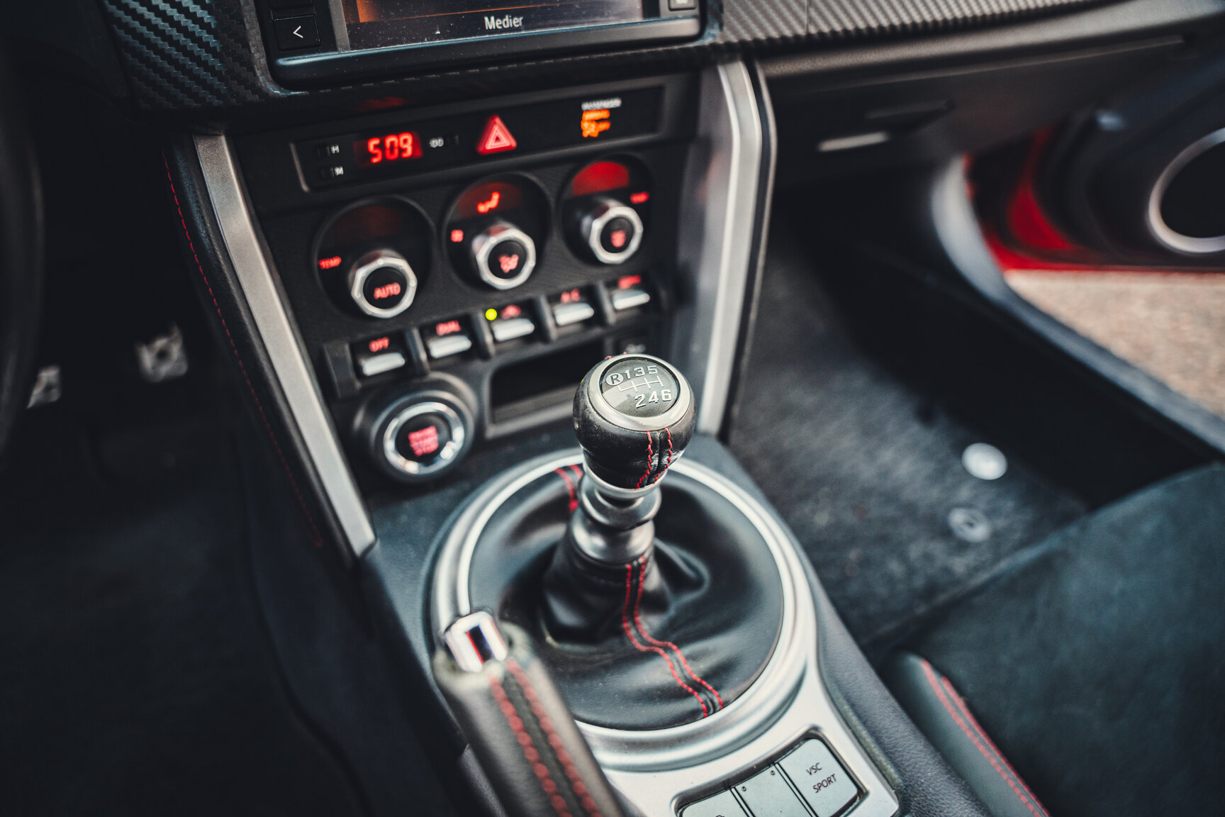 Interiörbild 2015 Toyota GT86 TRD-edition - Ett sista race