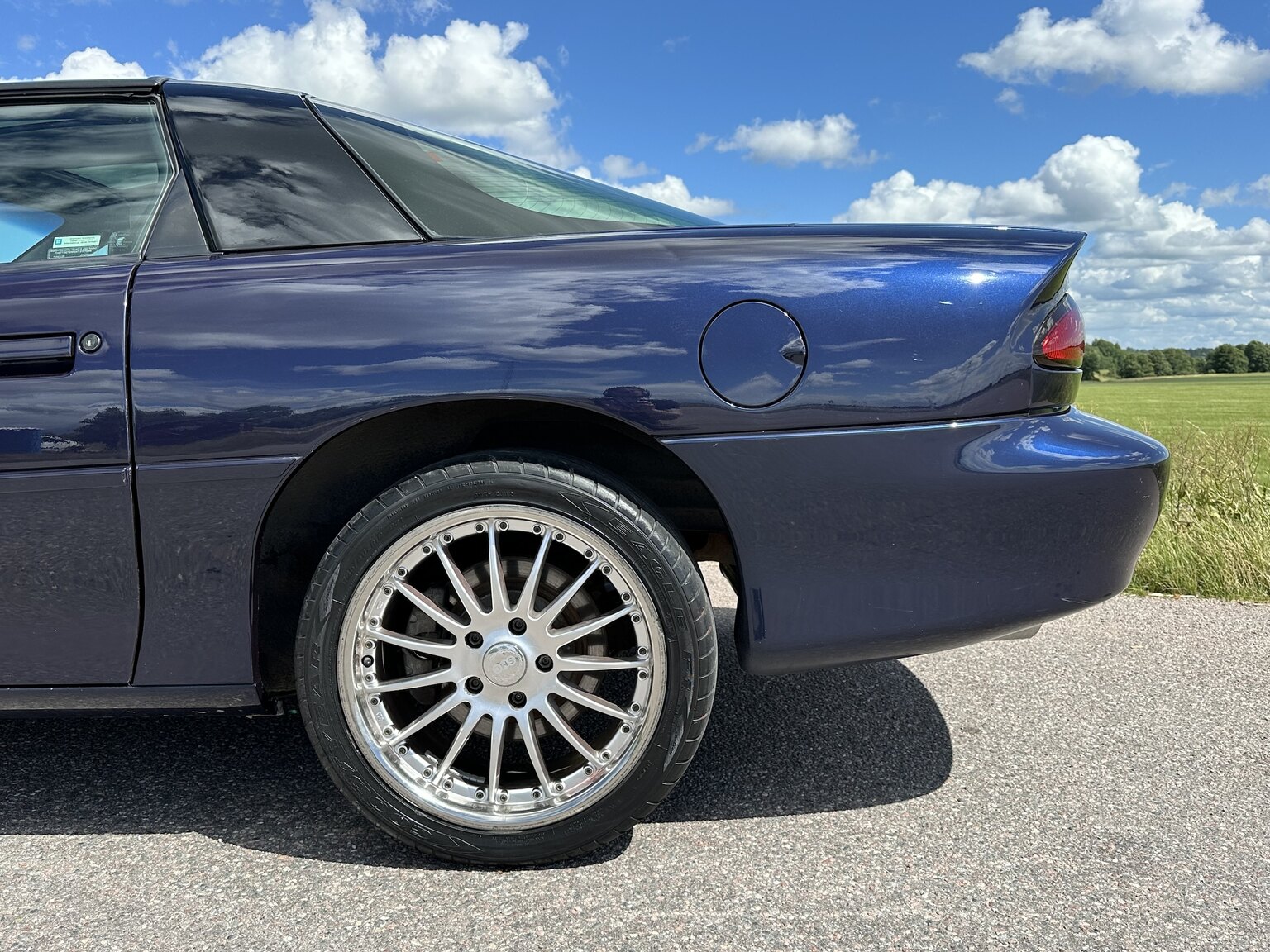Exteriörbild på 1999 Chevrolet Camaro Z28