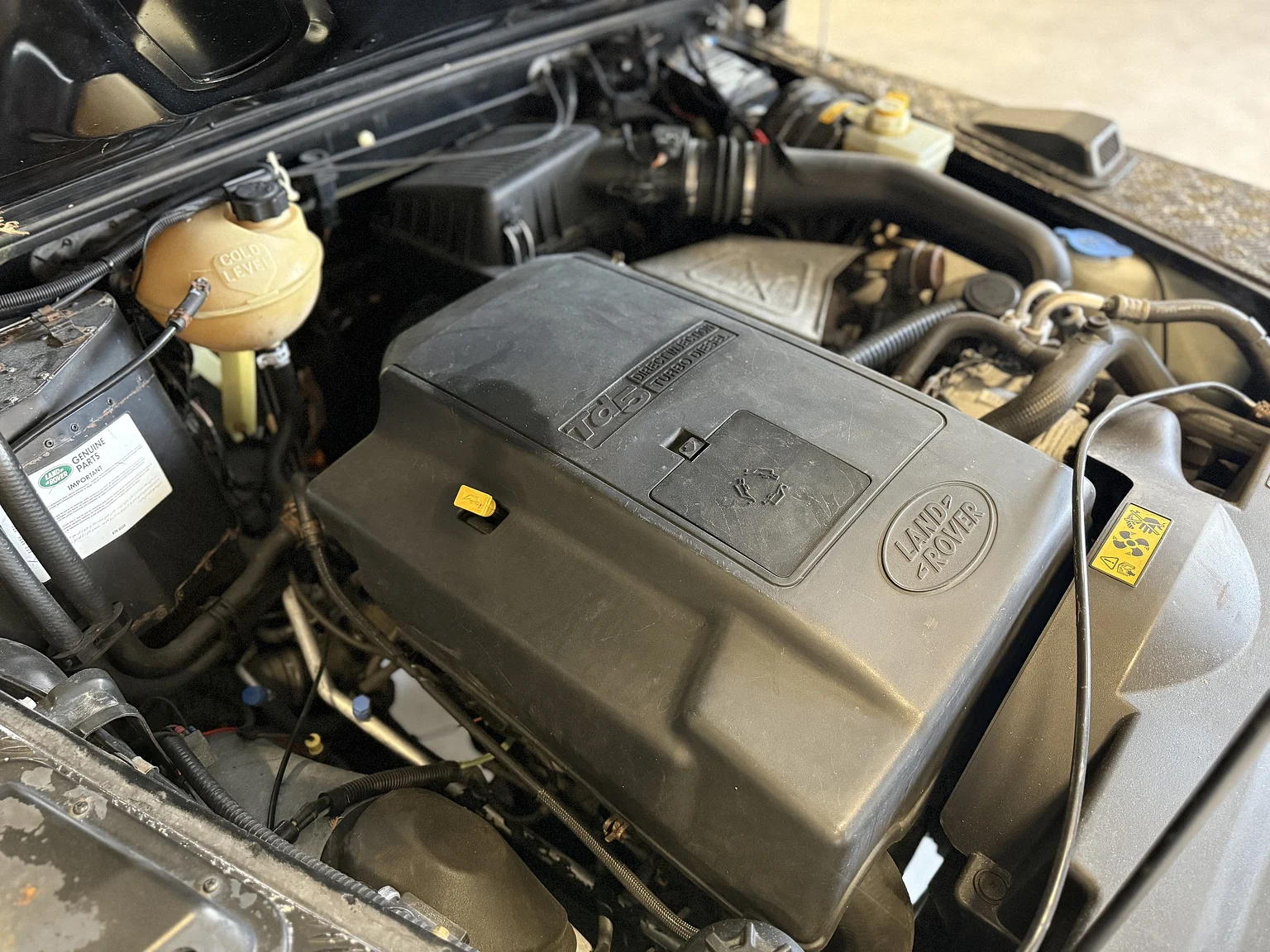 Image of 2000 Land Rover Defender 110 Tomb Raider (3) mechanics