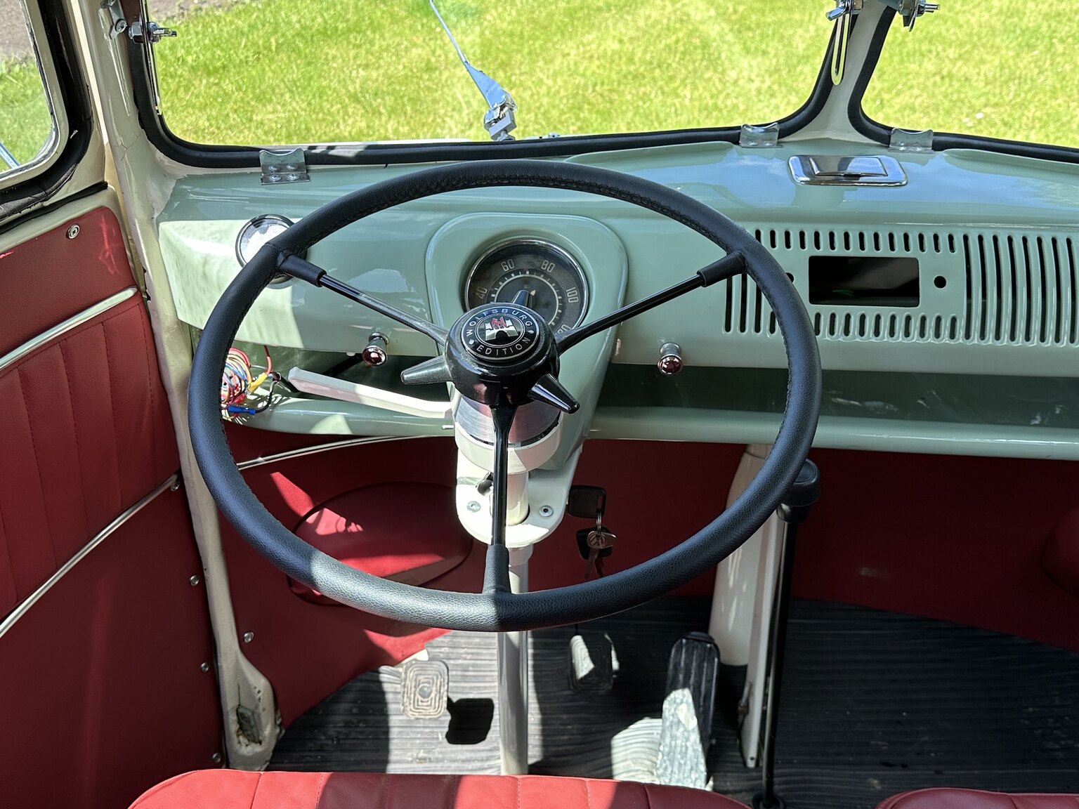 Interior image of 1969 Volkswagen T1 (12)