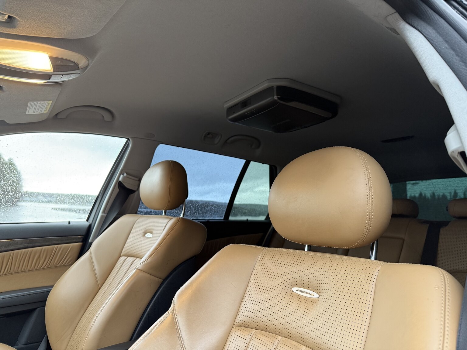 Interior image of 2005 Mercedes-Benz E 55 T AMG