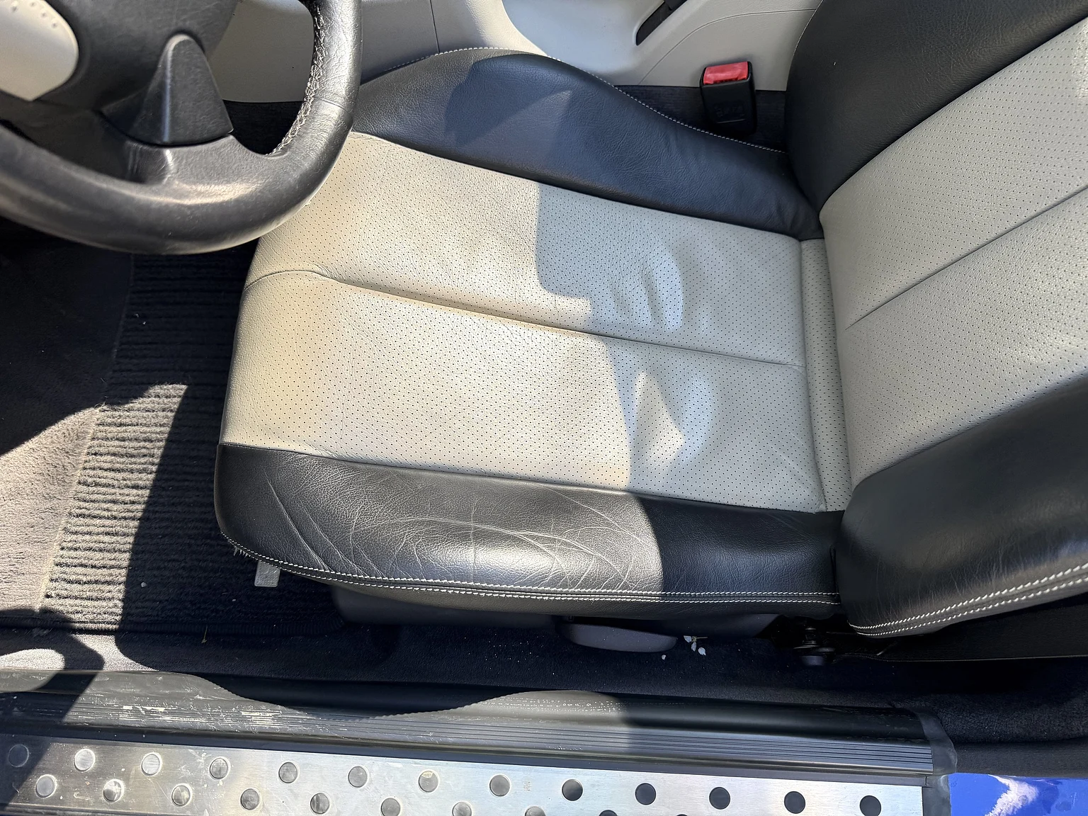 Interior image of 1997 Mercedes-Benz 230 SLK (11)