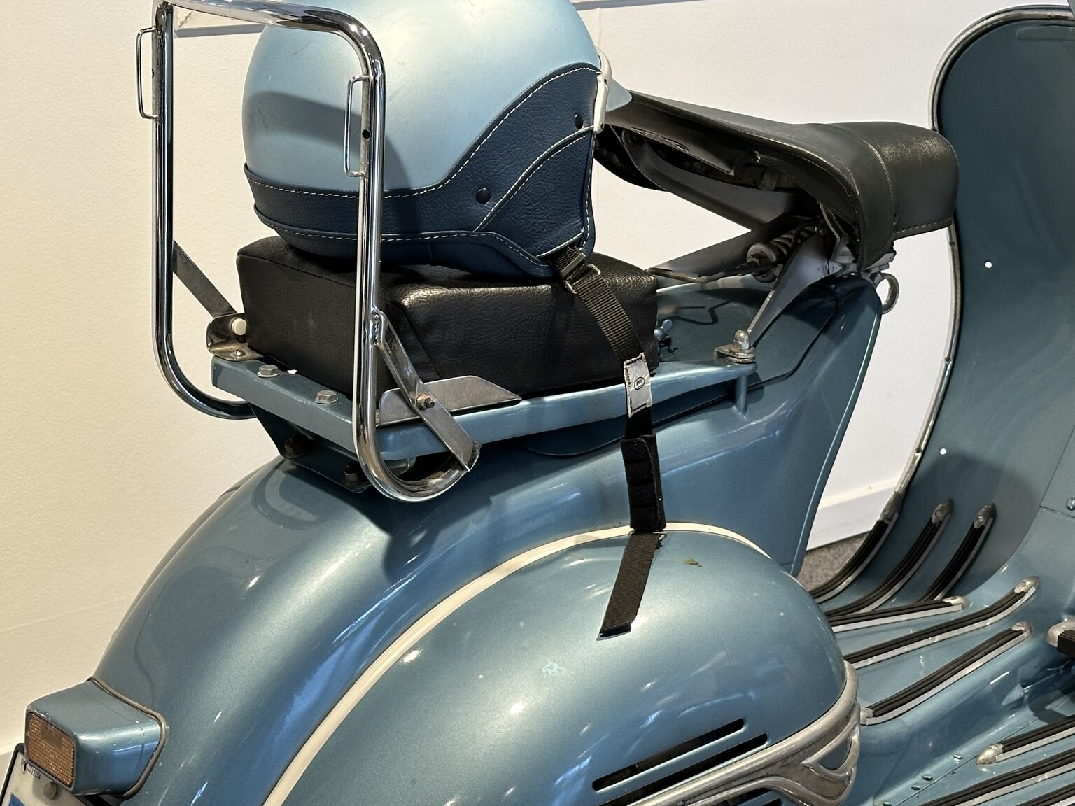 Exteriörbild på 1959 Vespa Piaggio 150cc Widebody