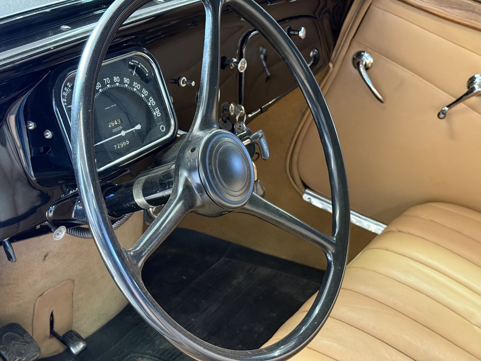 Interior image of 1939 Citroën Berline 11 Sport Convertible