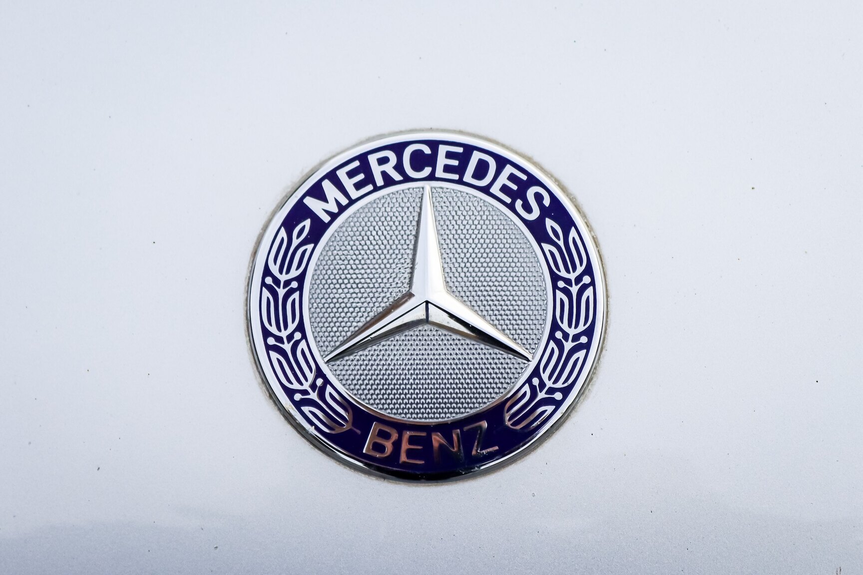 Exterior image of 2006 Mercedes-Benz SL 500