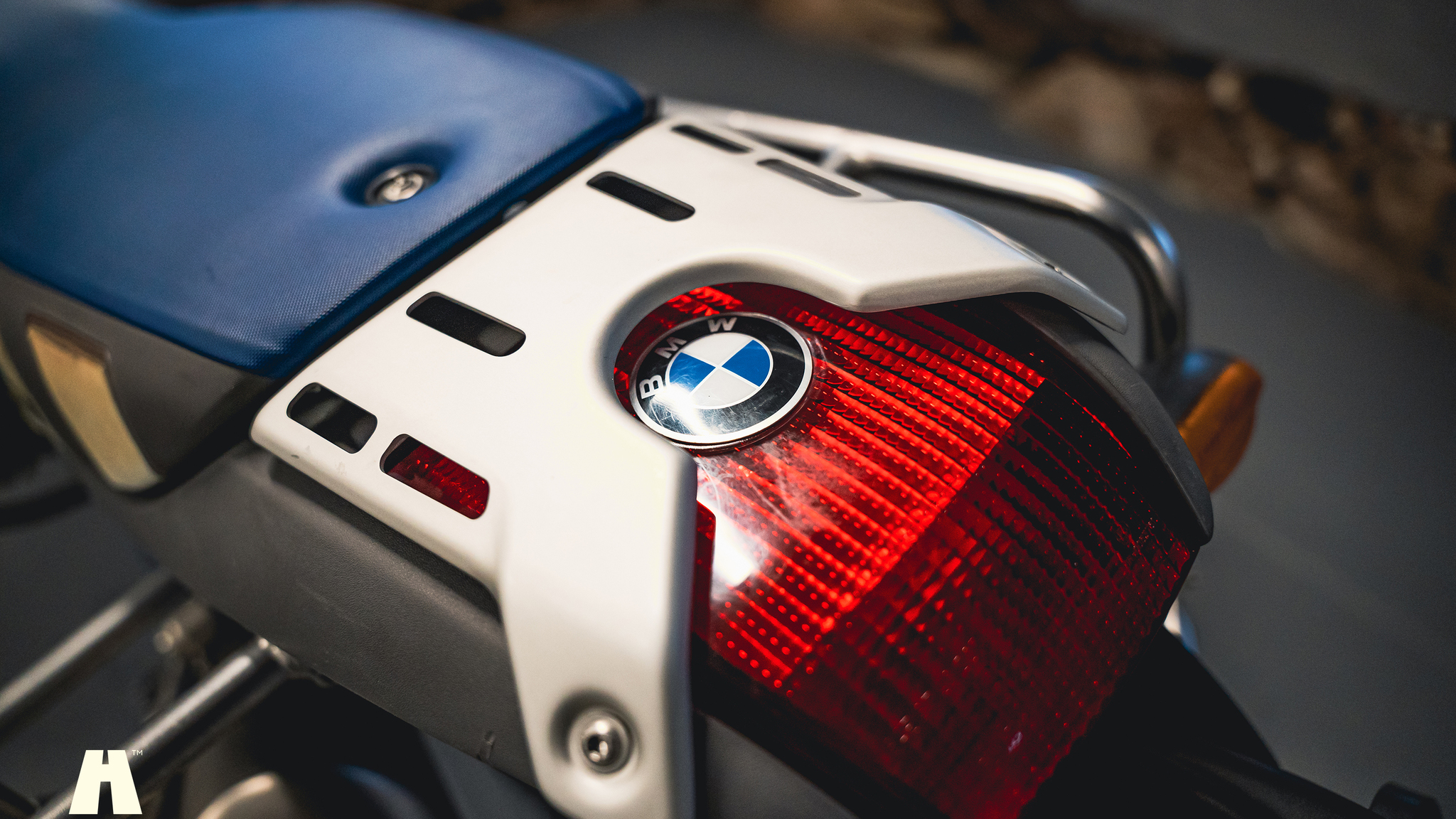 Exterior image of 2006 BMW HP2