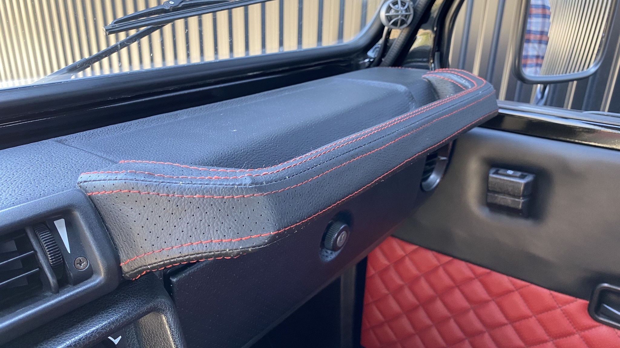 Interiörbild 1996 Mercedes G230 STEYR-PUCH Automat