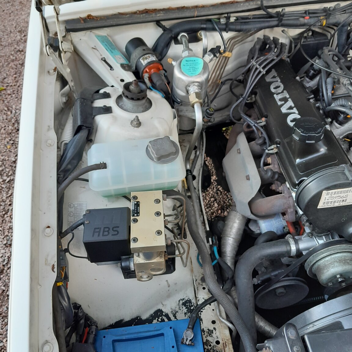 1992 Volvo 944 GL SE, Mekanik