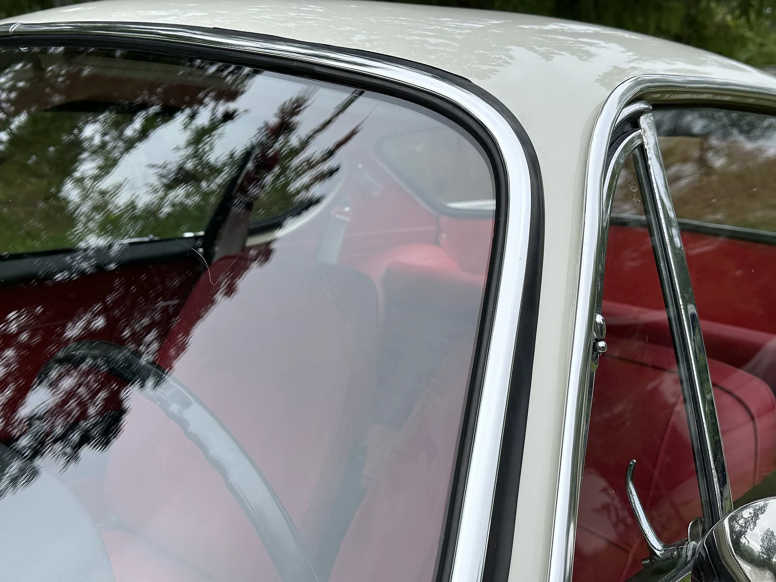 Exterior image of 1964 Volvo P1800S (63)