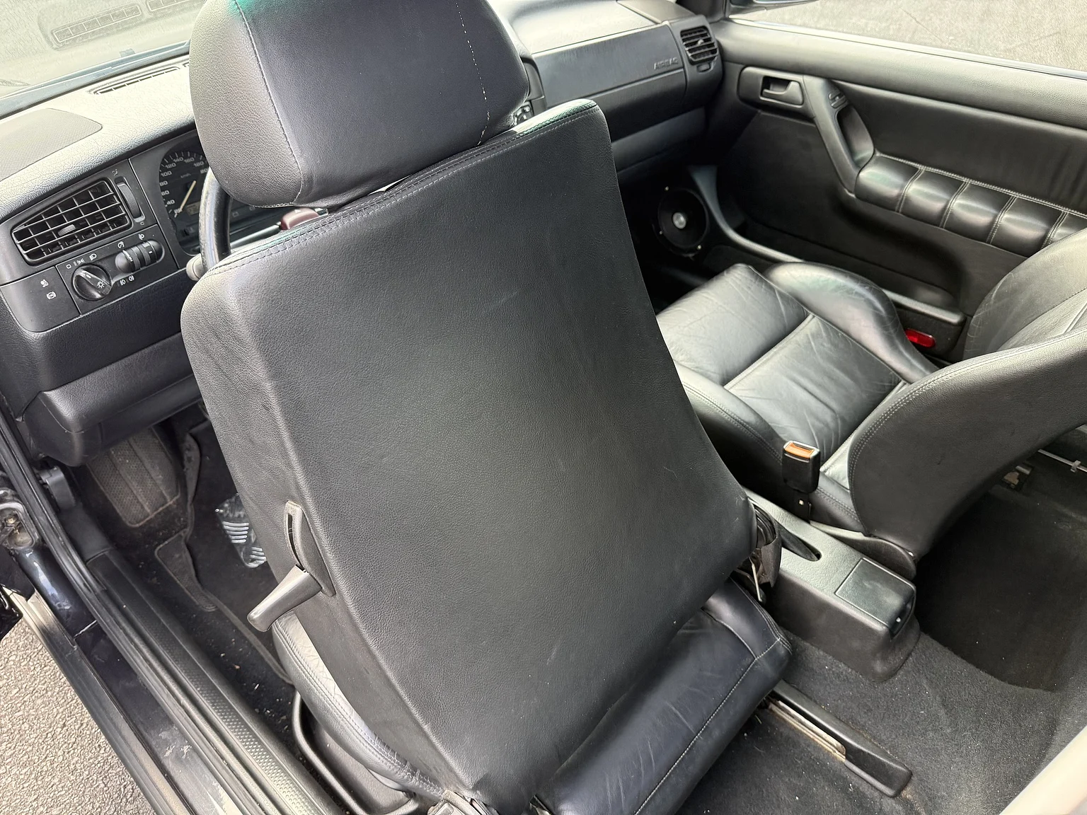 Innenraumfoto von 1994 Volkswagen Golf 3-door VR6 (15)