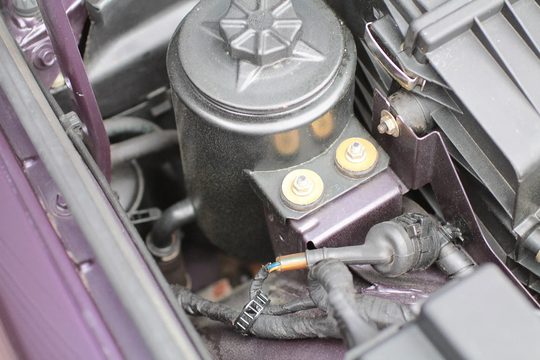 Image of 1993 BMW M5 Touring 3.8 Manual (27) mechanics