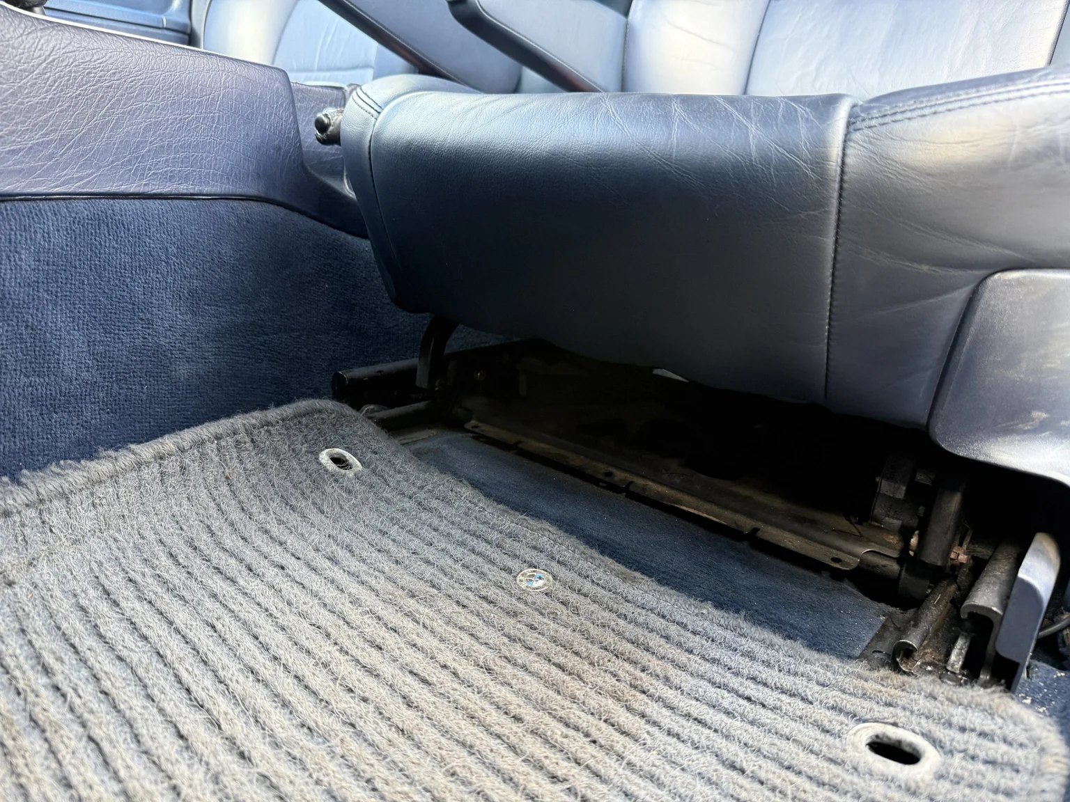Innenraumfoto von 1990 BMW 750i (39)
