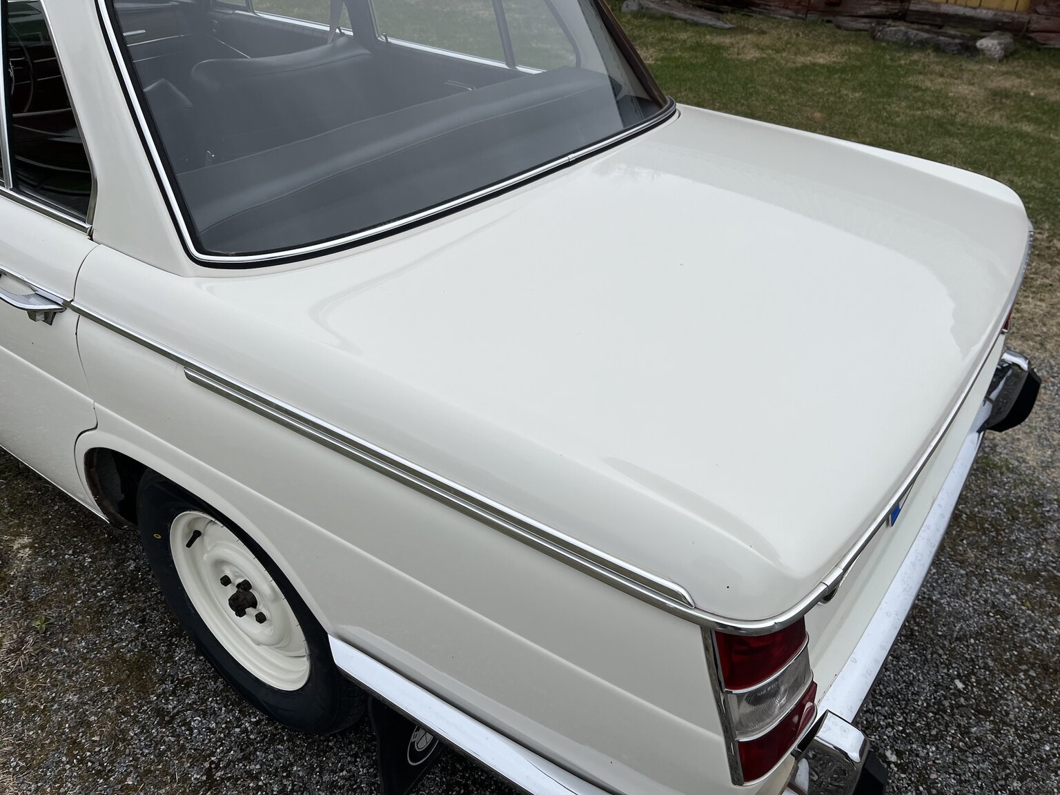Exterior image of 1965 BMW 1800