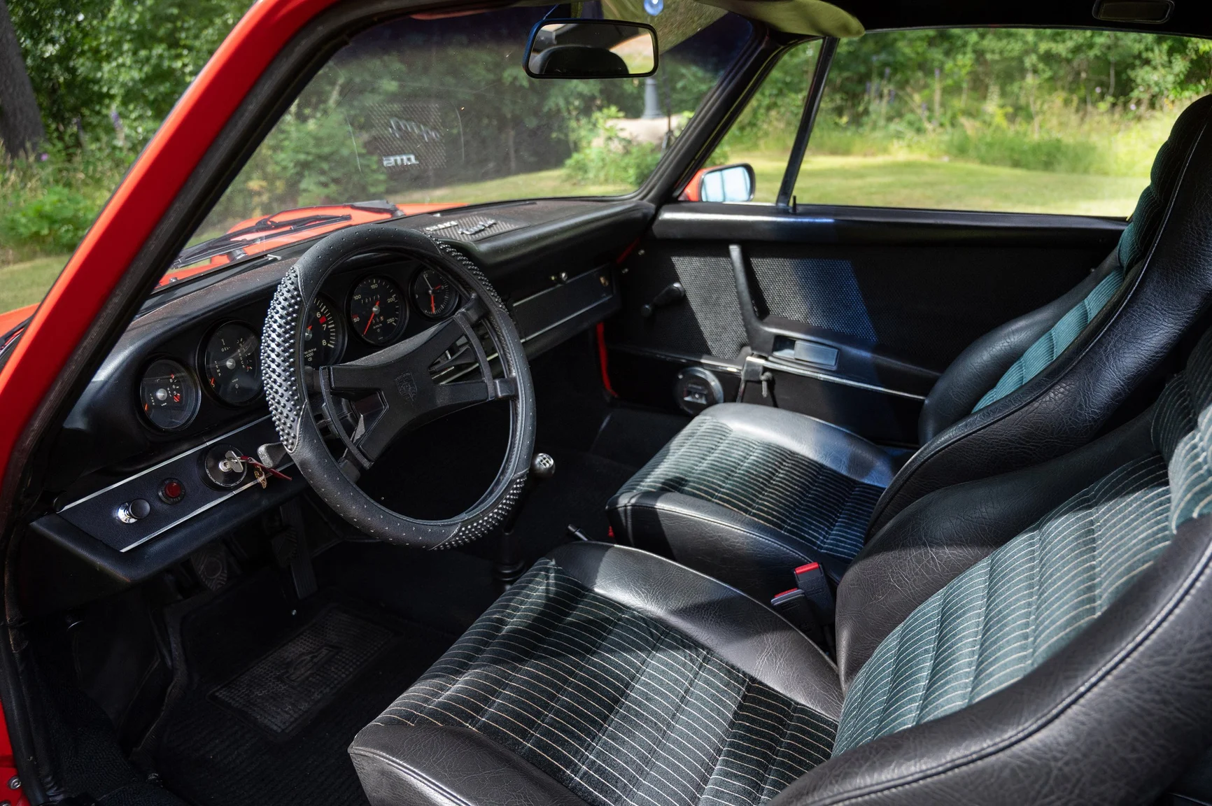 Interior image of 1971 Porsche 911 T (1)
