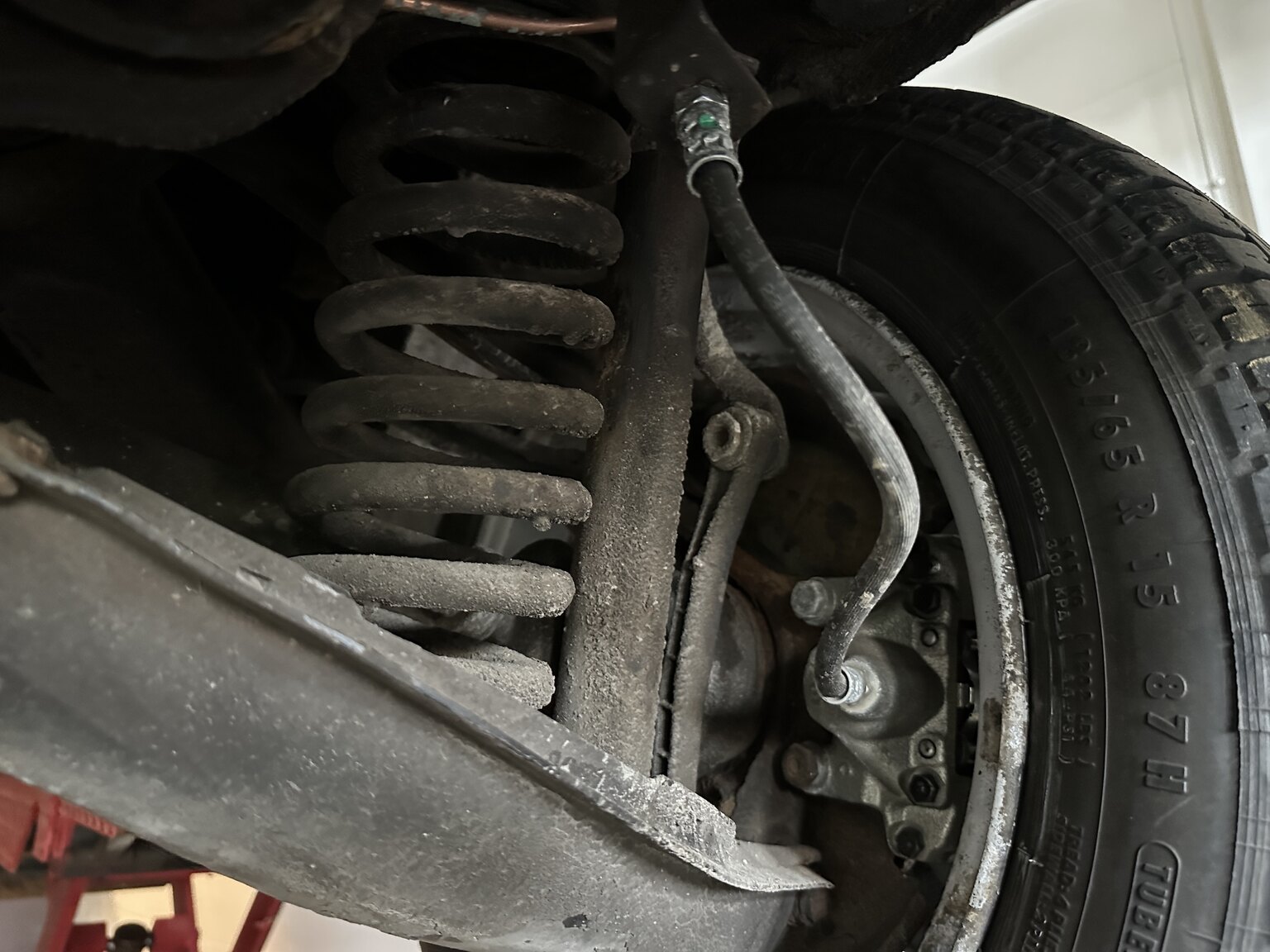 Image of 1988 Mercedes-Benz 190 E mechanics