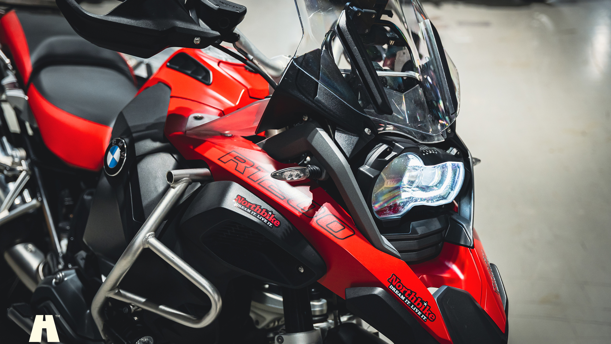 Exterior image of 2017 BMW R 1200 GSA (11)