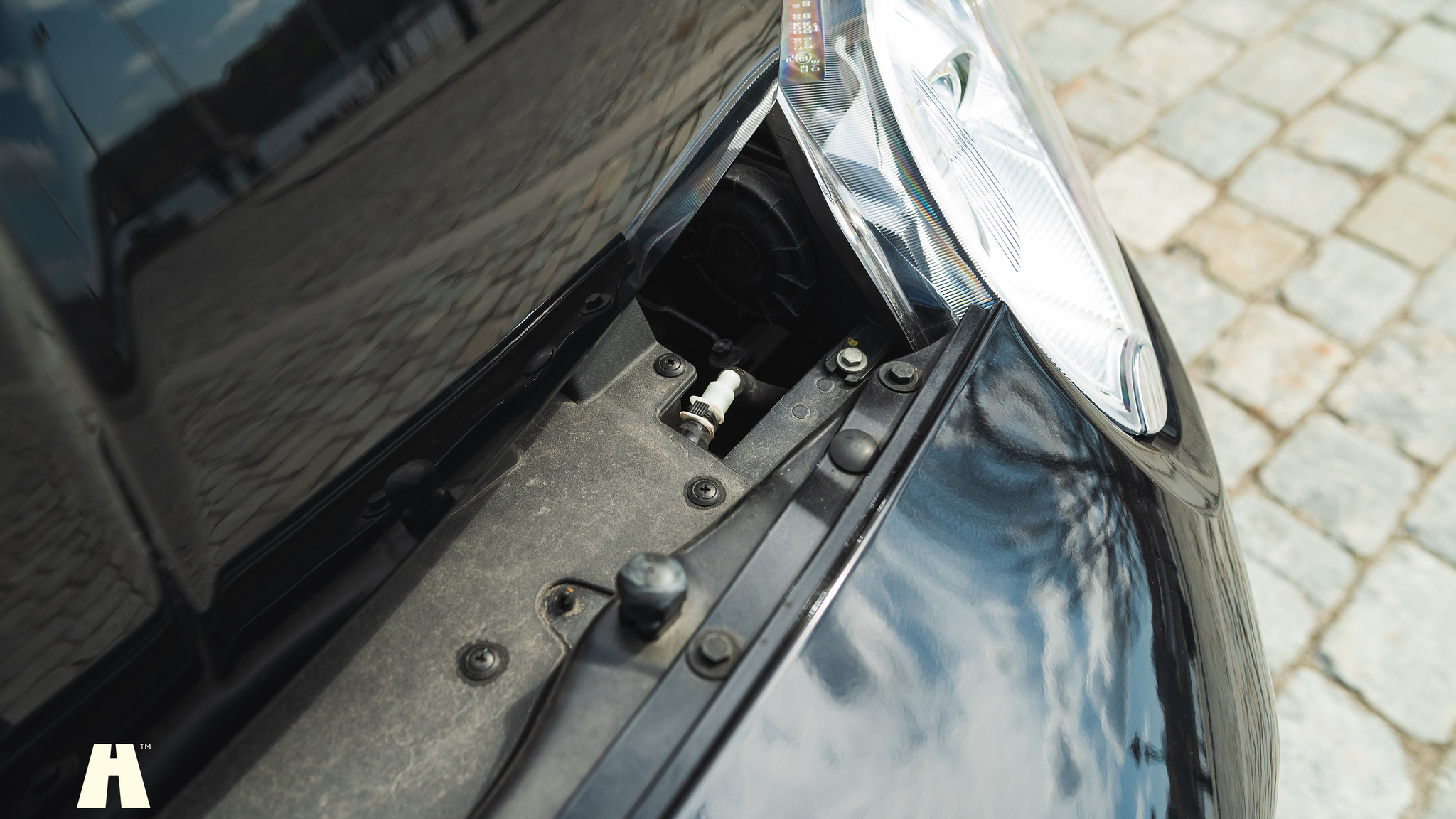 Image of 2008 Jaguar XKR (22) mechanics