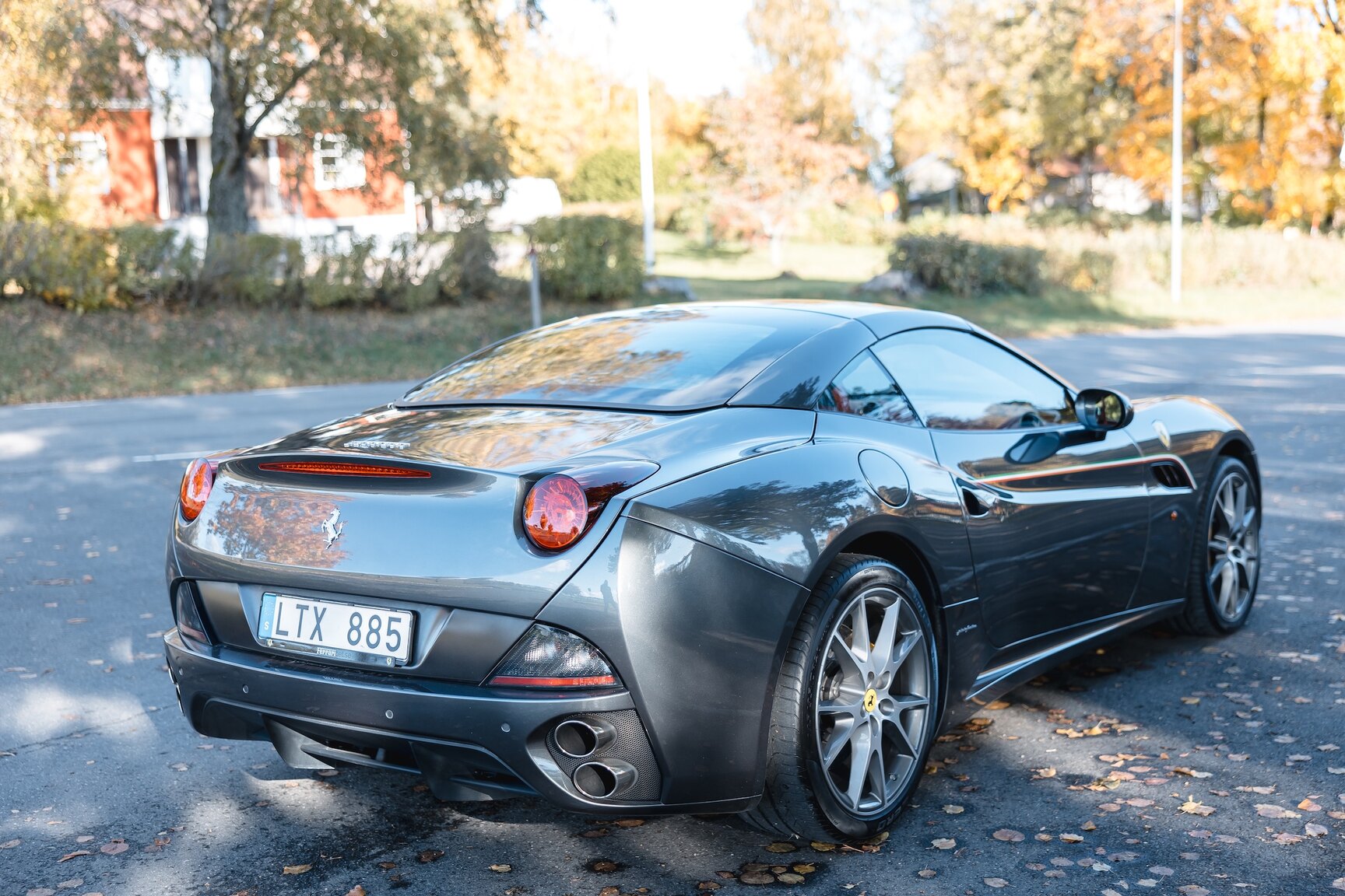 Exterior image of 2011 Ferrari California 