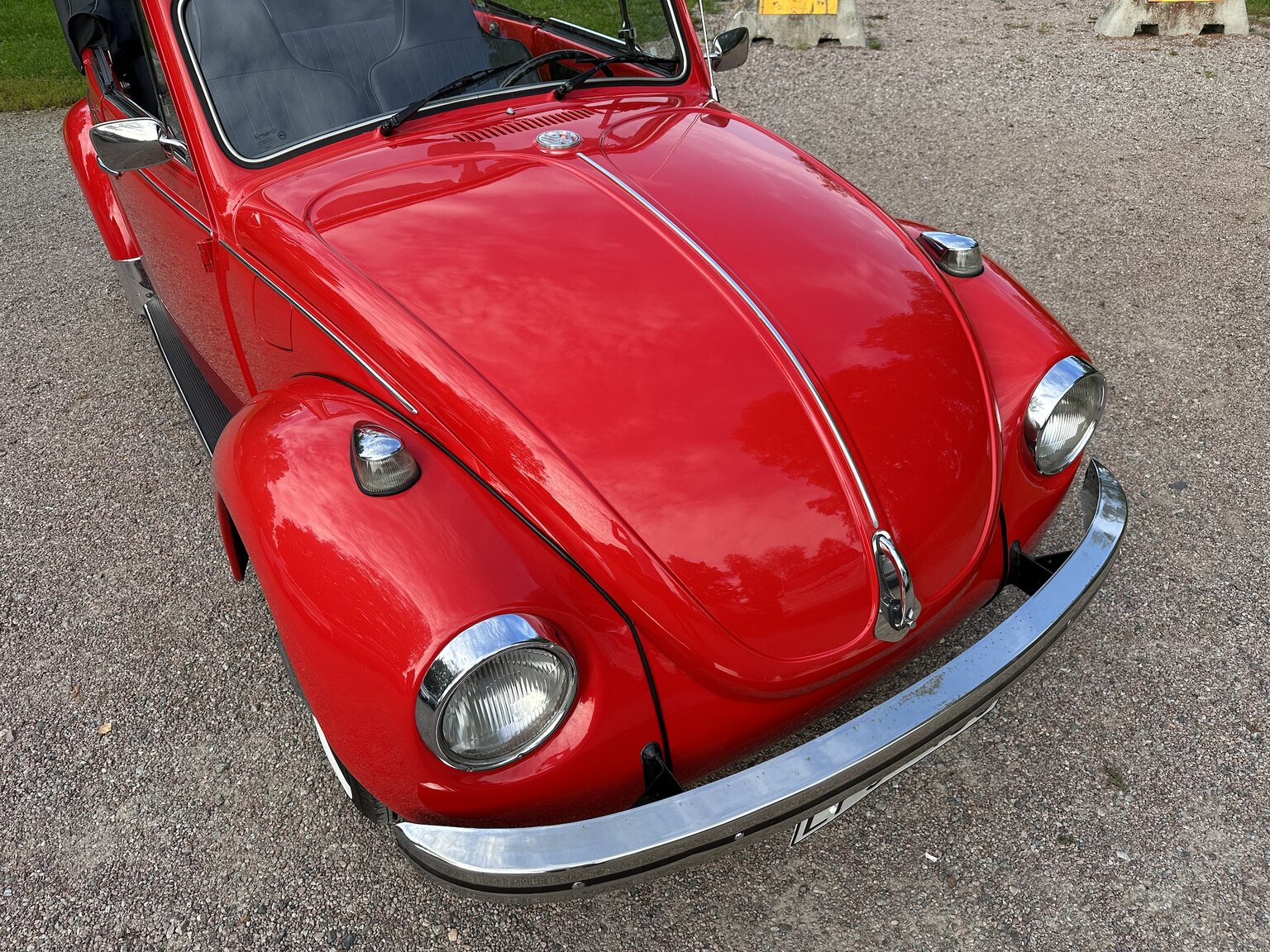 Exterior image of 1971 Volkswagen beetle 1302 cabriolet