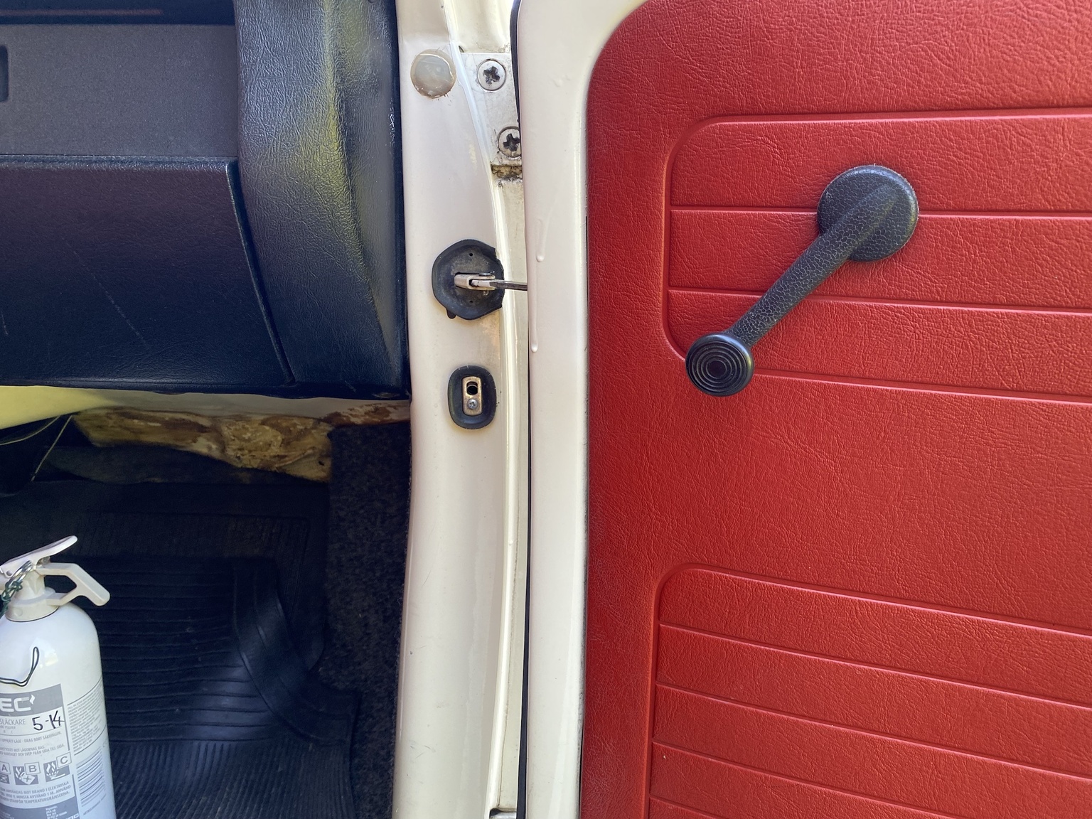 Interior image of 1974 Volkswagen Beetle 1303 S (28)