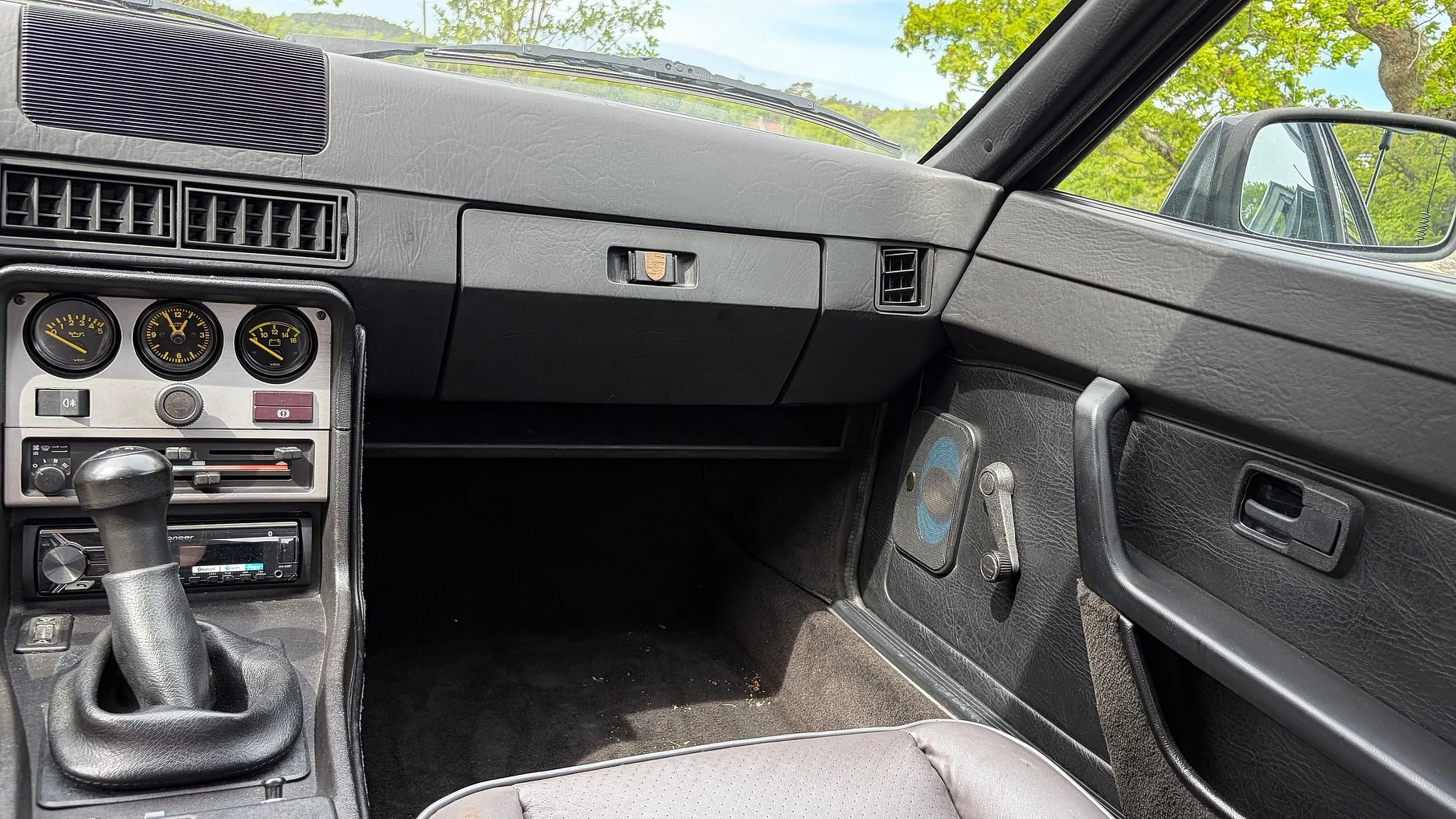 Innenraumfoto von 1983 Porsche 944 1,8 TFSI Targa  (17)