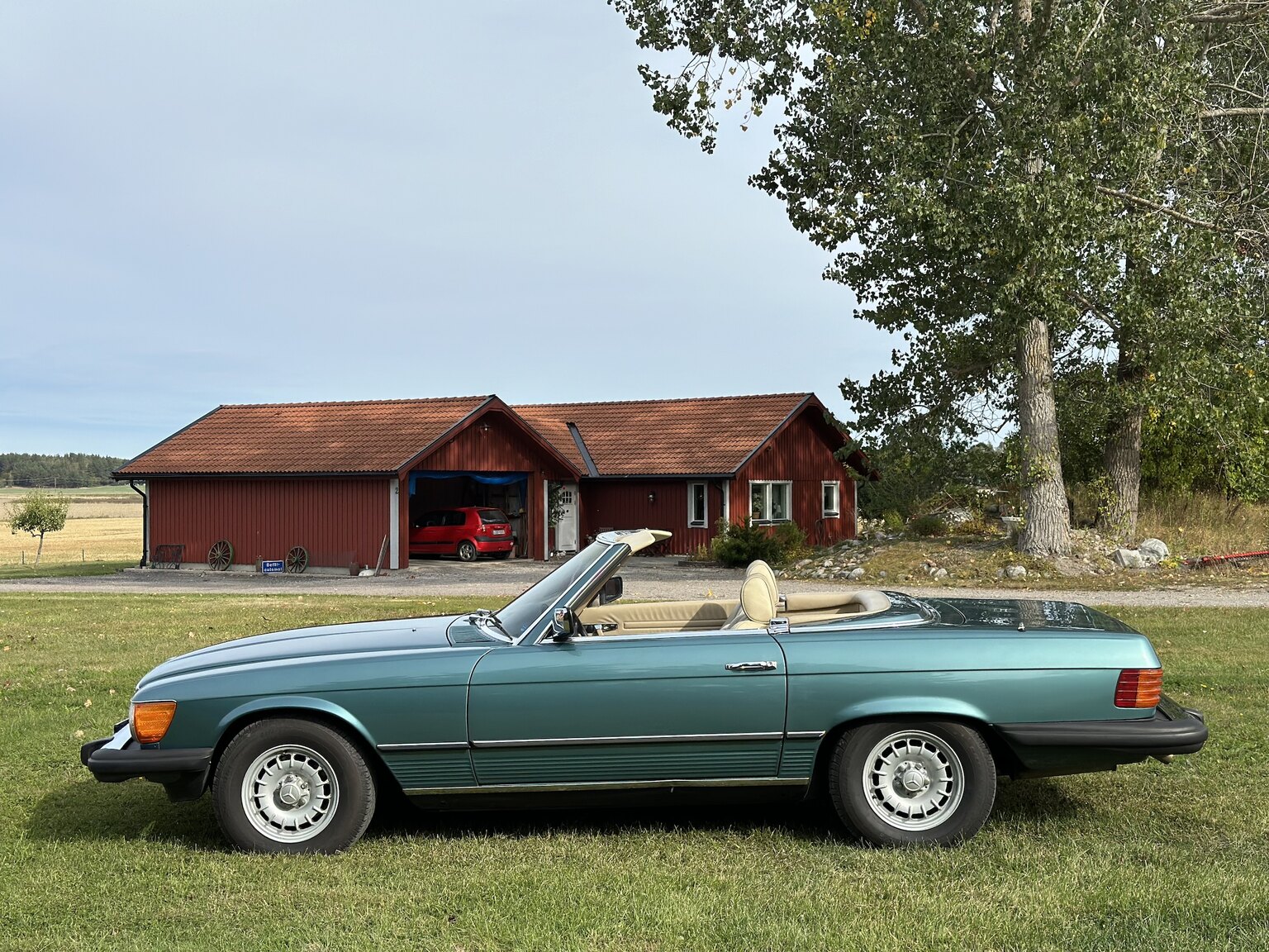 Exteriörbild på 1985 Mercedes-Benz 380 SL