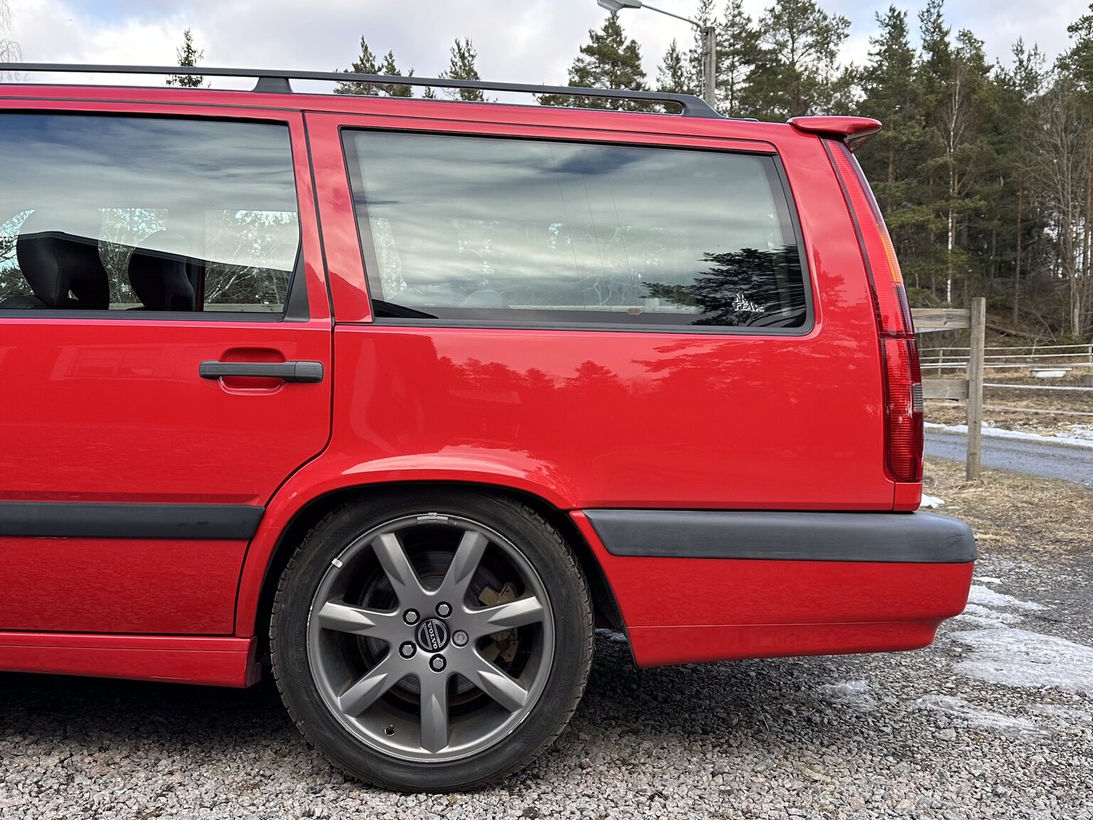 Exteriörbild på 1997 Volvo 850 R