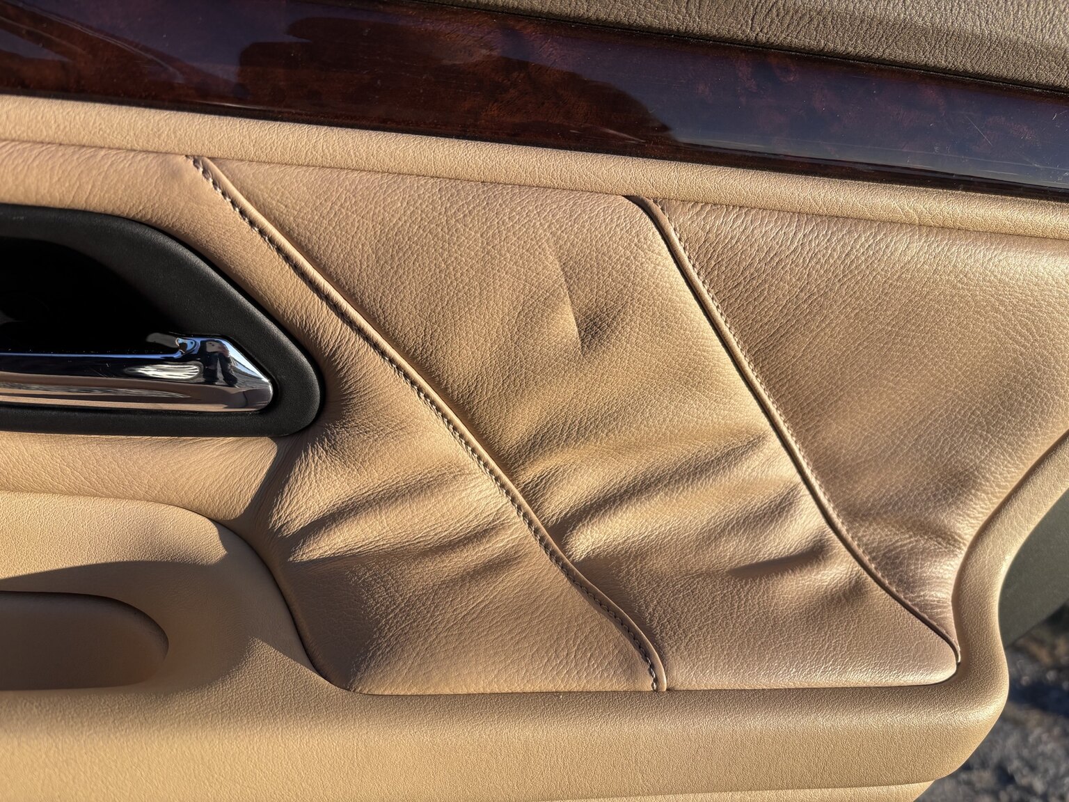Interior image of 1996 BMW 728iA