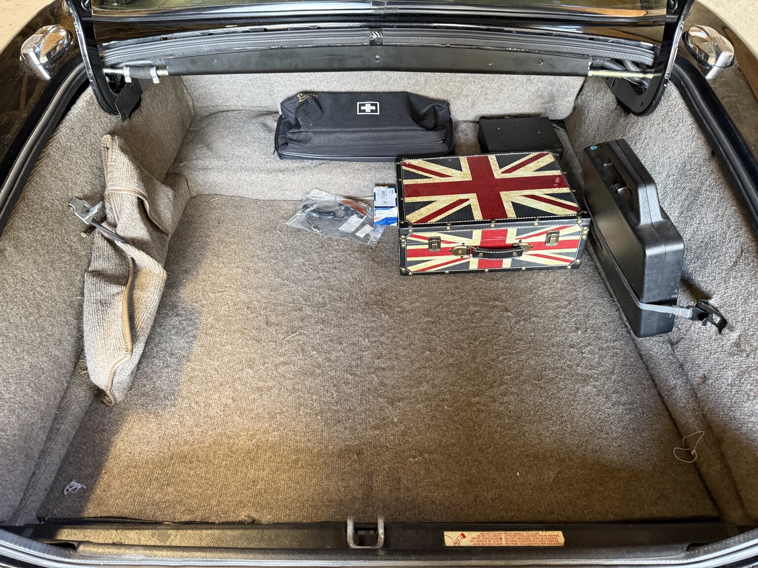 Innenraumfoto von 1990 Jaguar Daimler Double six