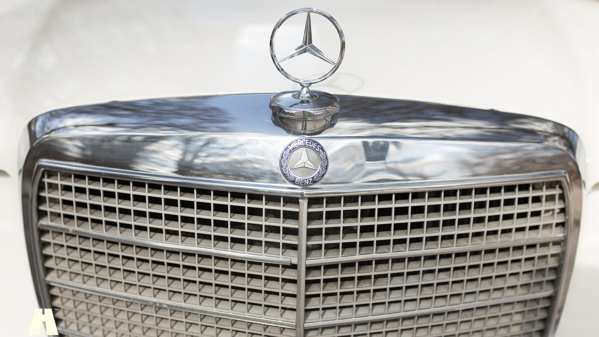 Exteriörbild på 1970 Mercedes 250 CE