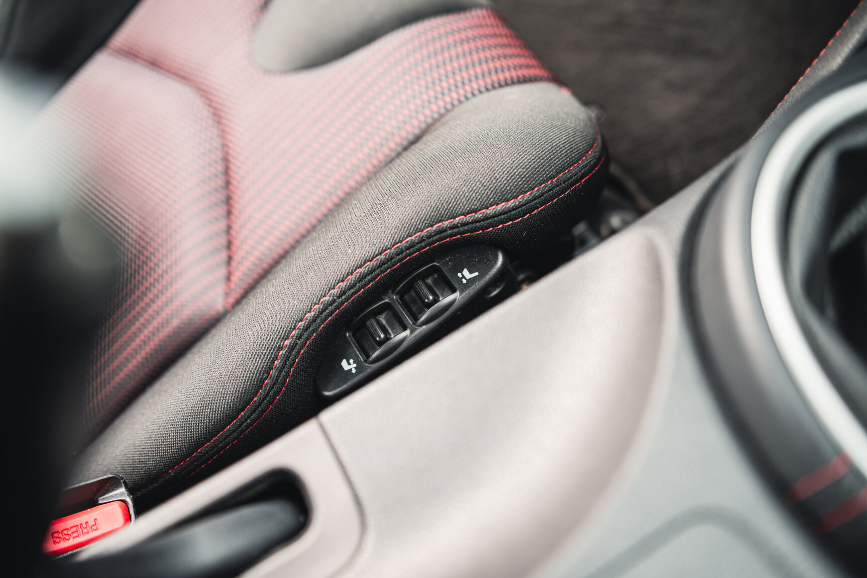 Interior image of 2014 Nissan 370Z Nismo