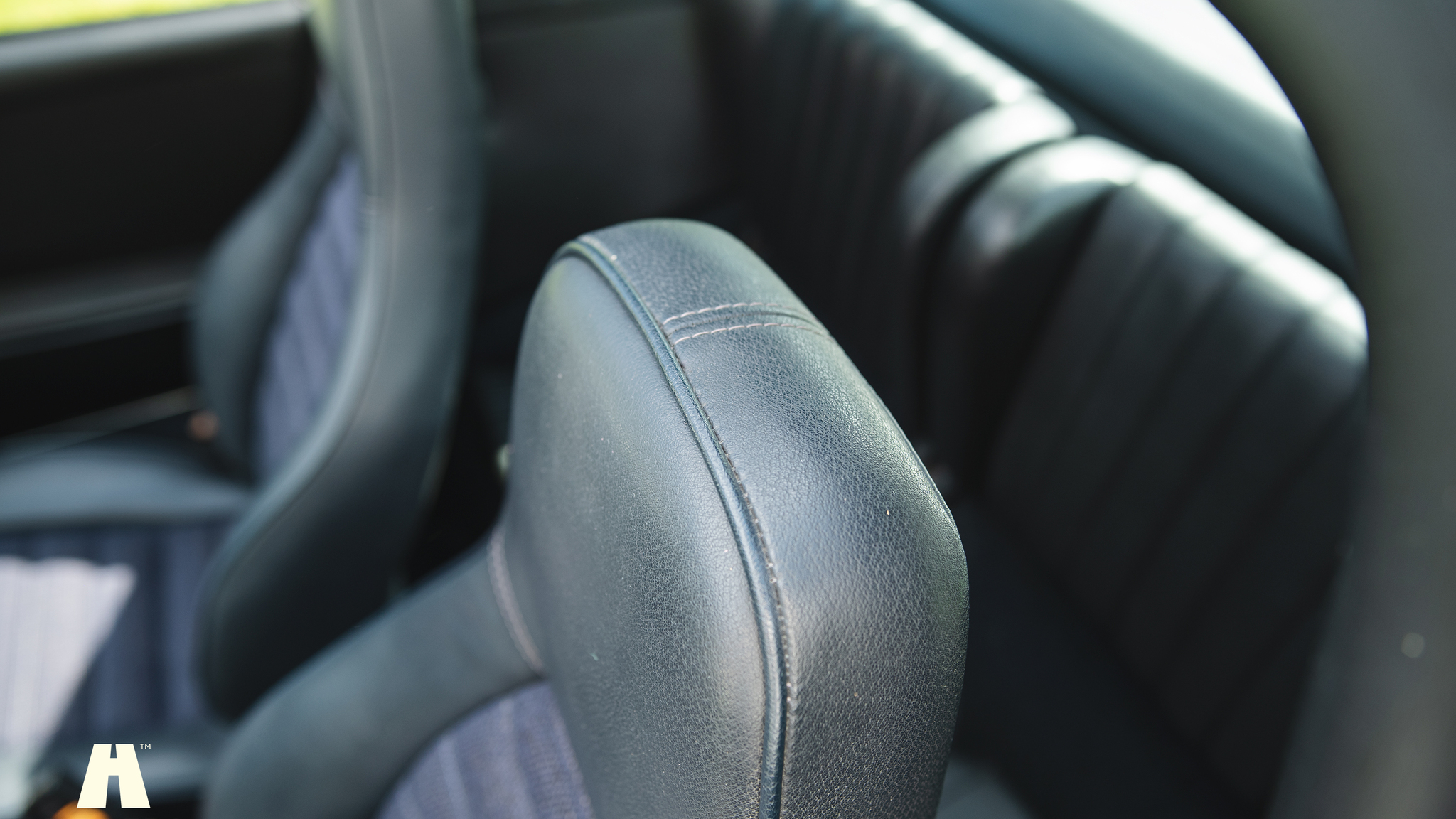 Interior image of 1976 Porsche 911 Targa