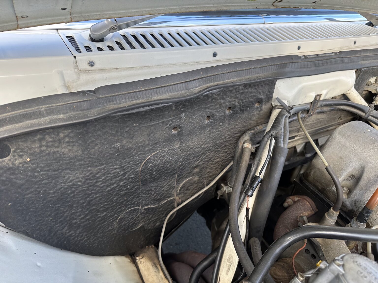 1975 Mercedes Benz 200, Mekanik